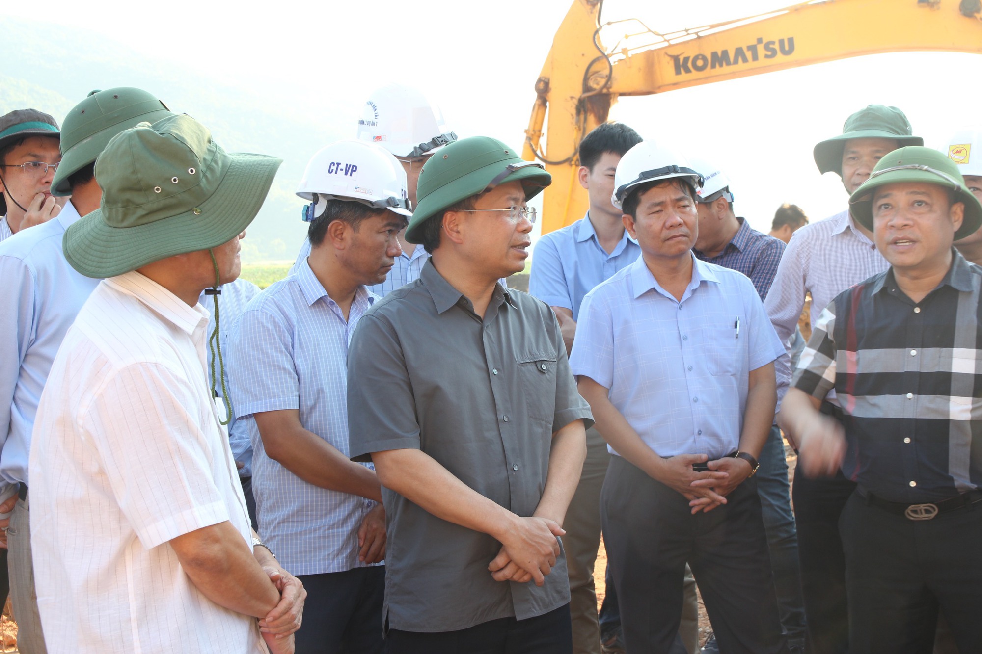 Khắc phục sụt trượt, vượt kh&oacute; khăn đảm bảo tiến độ cao tốc qua Ph&uacute; Y&ecirc;n- Ảnh 2.