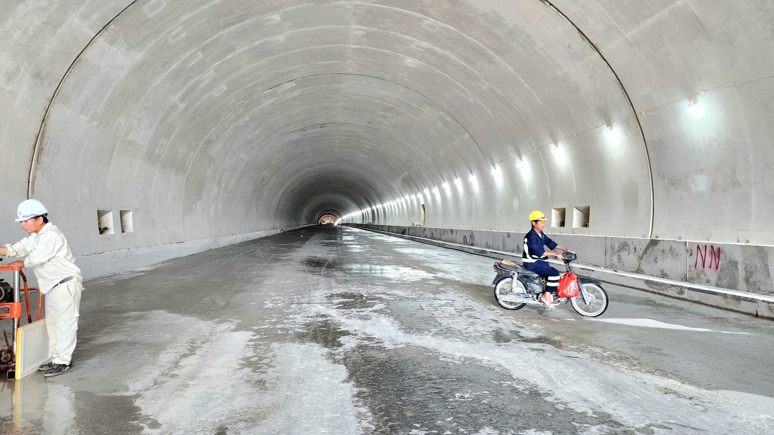 Chạy nước r&uacute;t ho&agrave;n th&agrave;nh vượt tiến độ 2 hầm đường bộ tr&ecirc;n cao tốc Quảng Ng&atilde;i - Ho&agrave;i Nhơn- Ảnh 2.