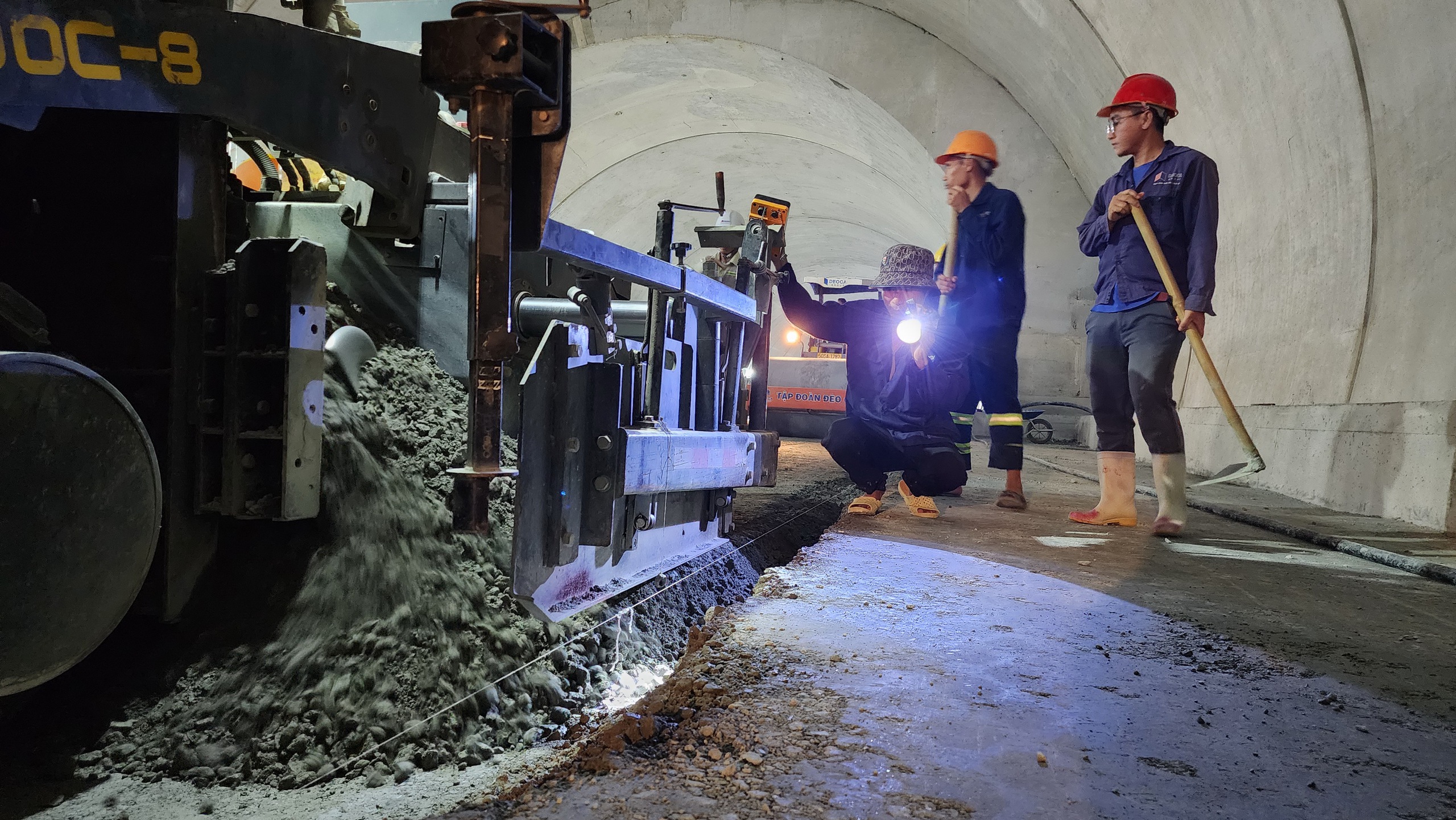 Chạy nước r&uacute;t ho&agrave;n th&agrave;nh vượt tiến độ 2 hầm đường bộ tr&ecirc;n cao tốc Quảng Ng&atilde;i - Ho&agrave;i Nhơn- Ảnh 6.