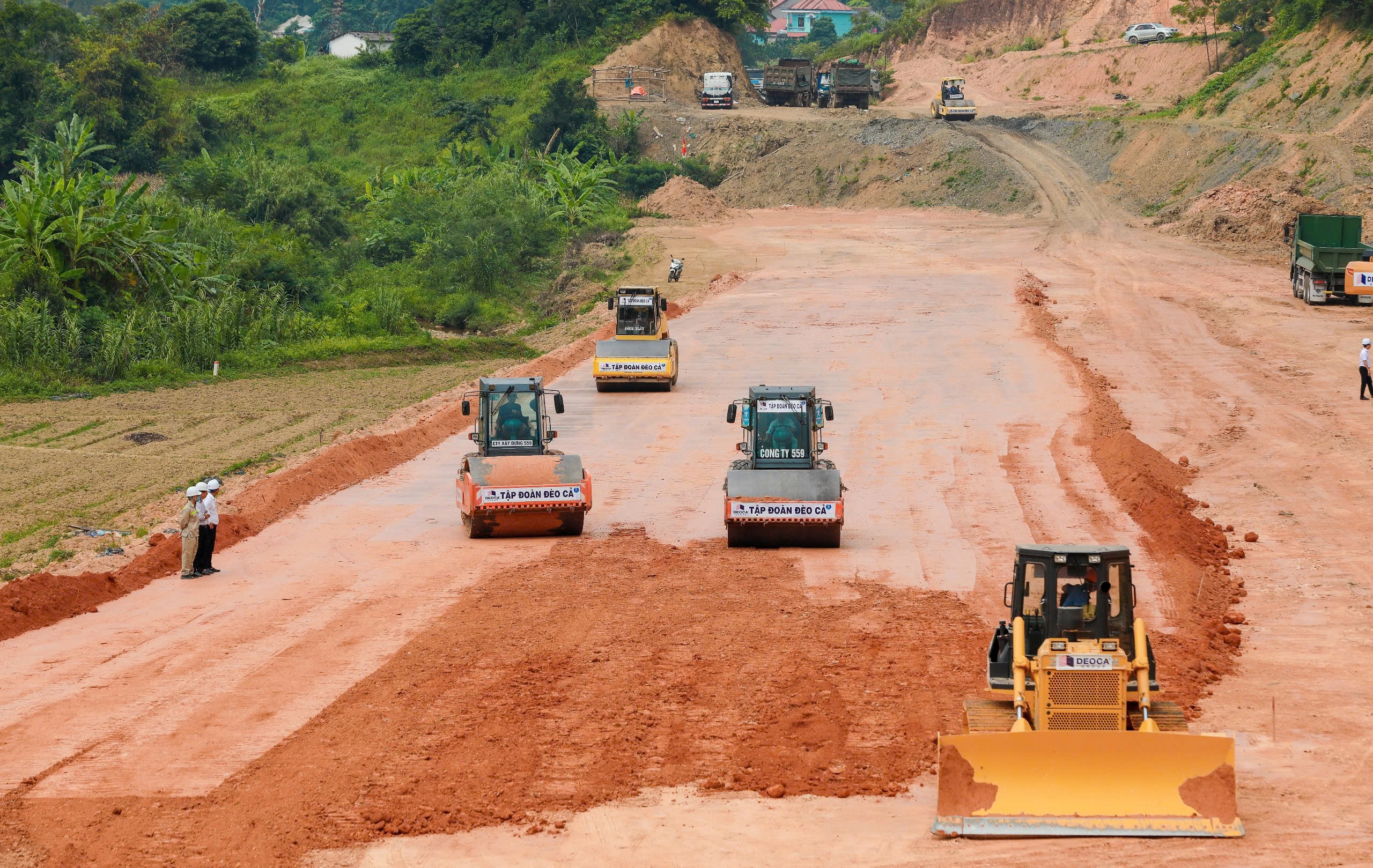 Loạt giải ph&aacute;p đẩy tiến độ thi c&ocirc;ng cao tốc Hữu Nghị - Chi Lăng- Ảnh 1.