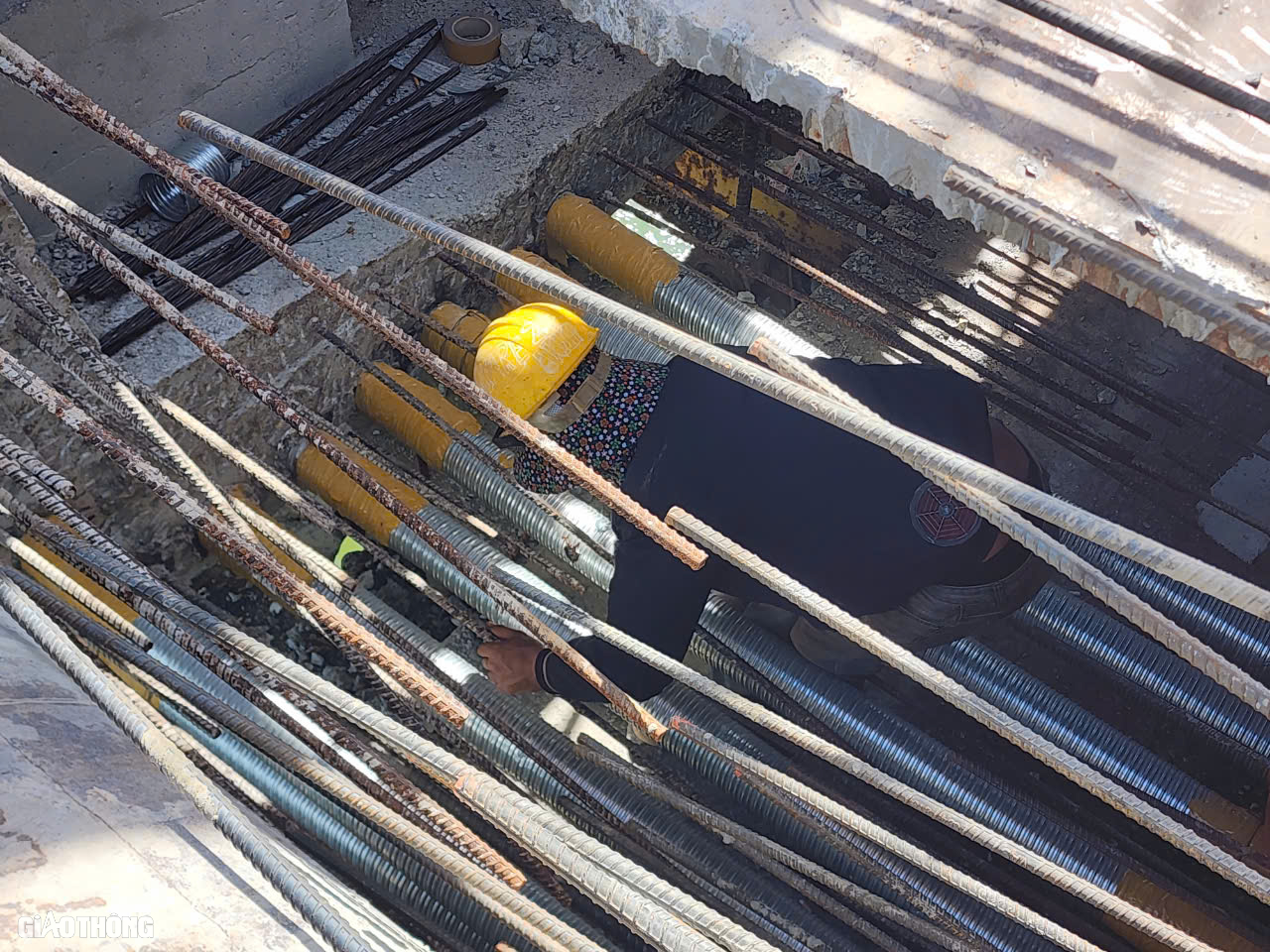Hợp long cầu d&agrave;i nhất cao tốc Bắc - Nam qua Quảng B&igrave;nh- Ảnh 4.