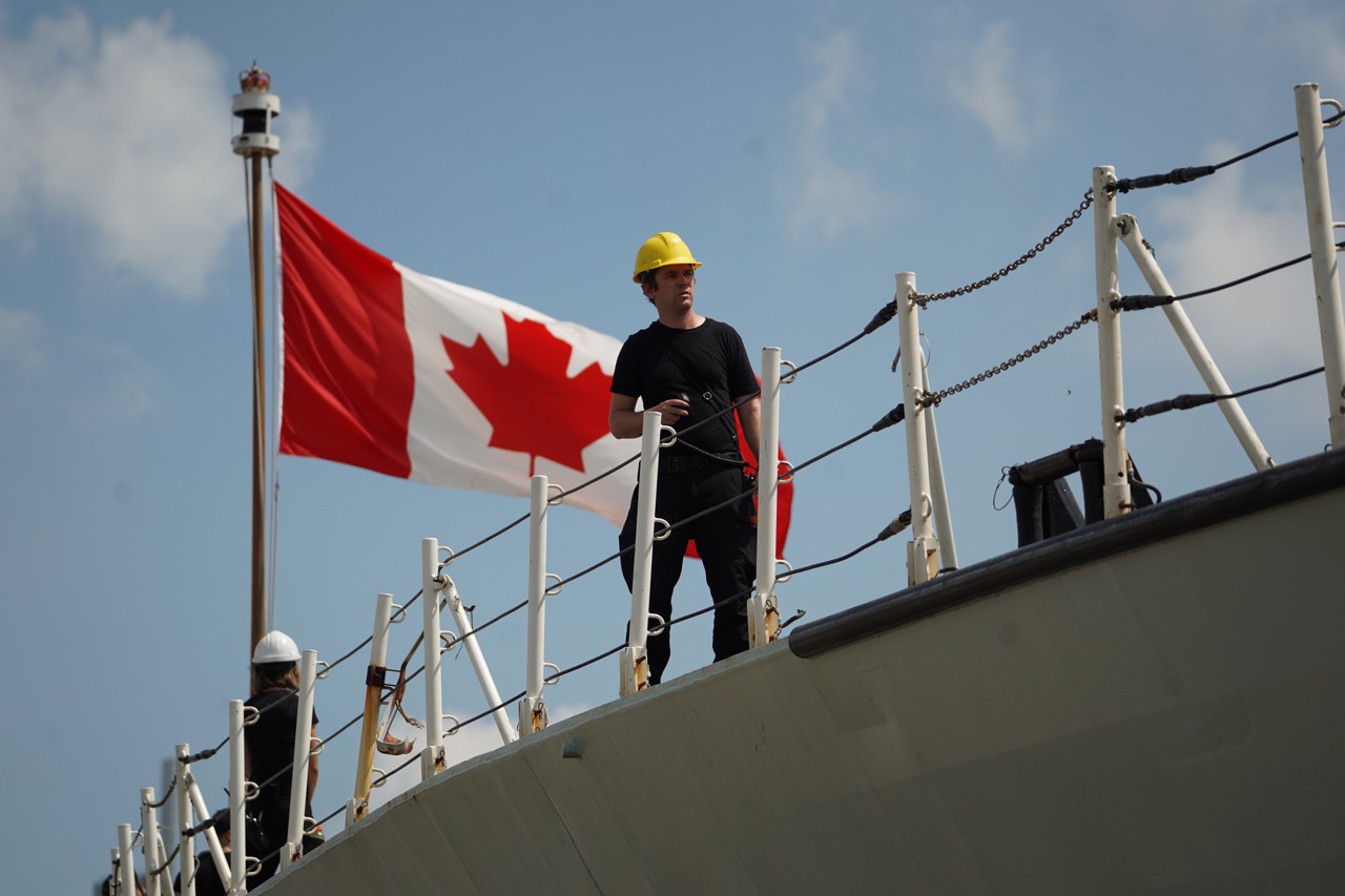 Cận cảnh t&agrave;u chiến của hải qu&acirc;n Canada cập cảng TP.HCM- Ảnh 15.