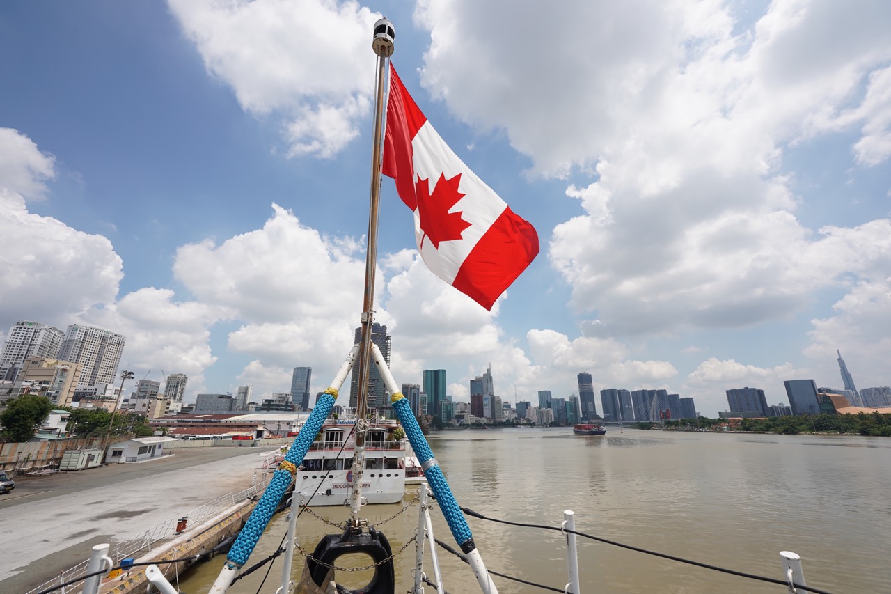 Cận cảnh t&agrave;u chiến của hải qu&acirc;n Canada cập cảng TP.HCM- Ảnh 4.