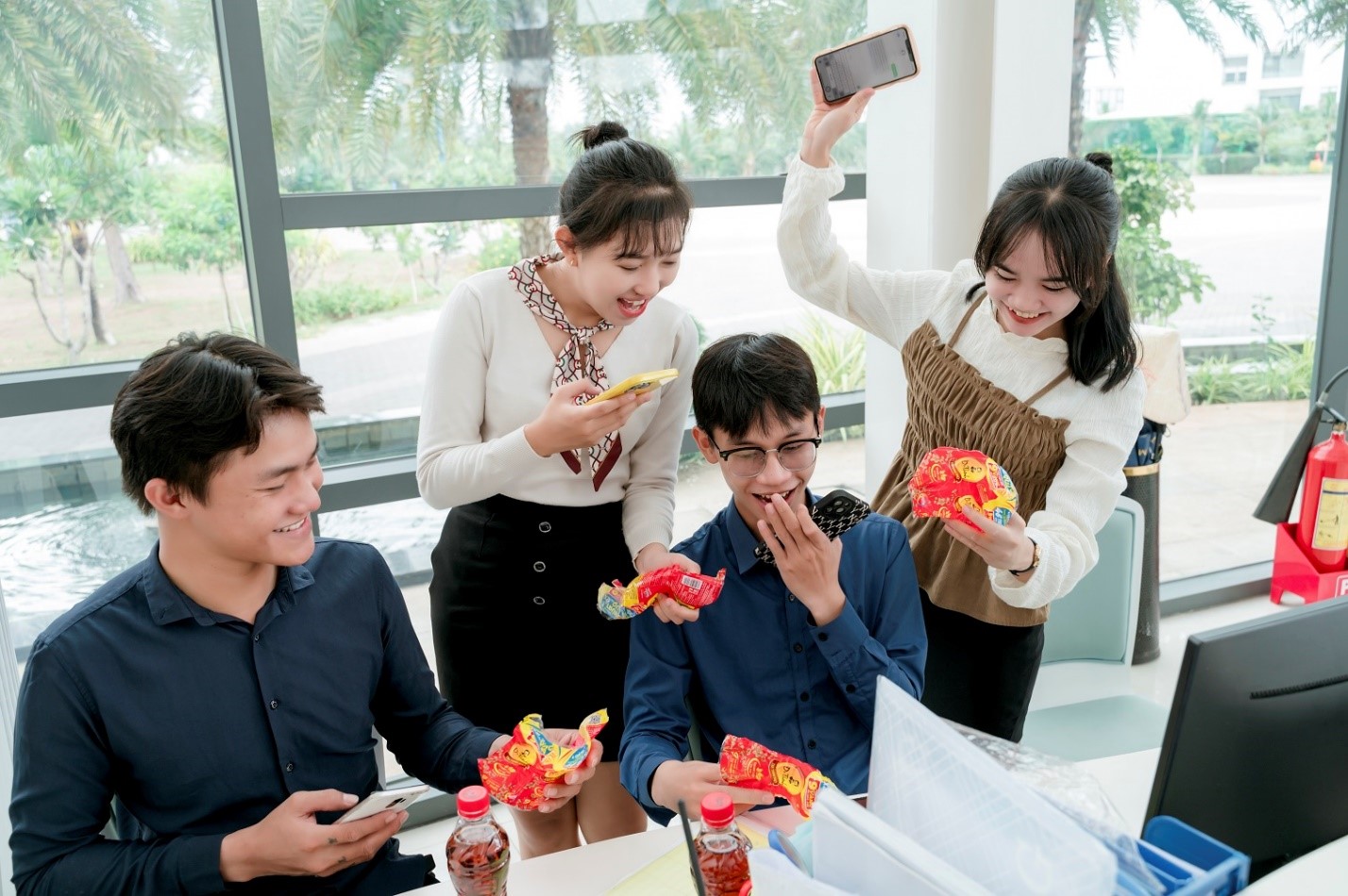 Cơ hội trúng 9 miếng vàng SJC duy nhất trong hôm nay khi uống Trà Dr Thanh- Ảnh 2. Cơ hội trúng 9 miếng vàng SJC duy nhất trong hôm nay khi uống Trà Dr Thanh- Ảnh 2.