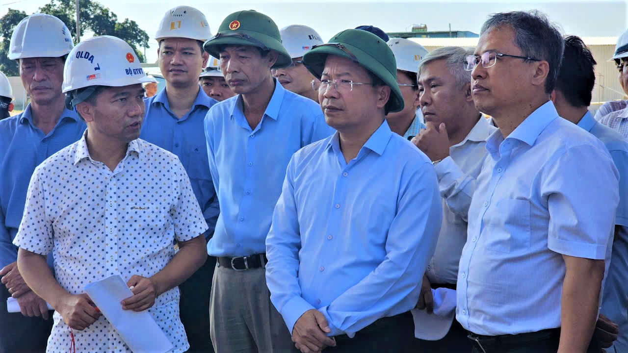 Sớm di dời hạ tầng kỹ thuật, đẩy nhanh tiến độ cao tốc V&acirc;n Phong - Nha Trang- Ảnh 1.