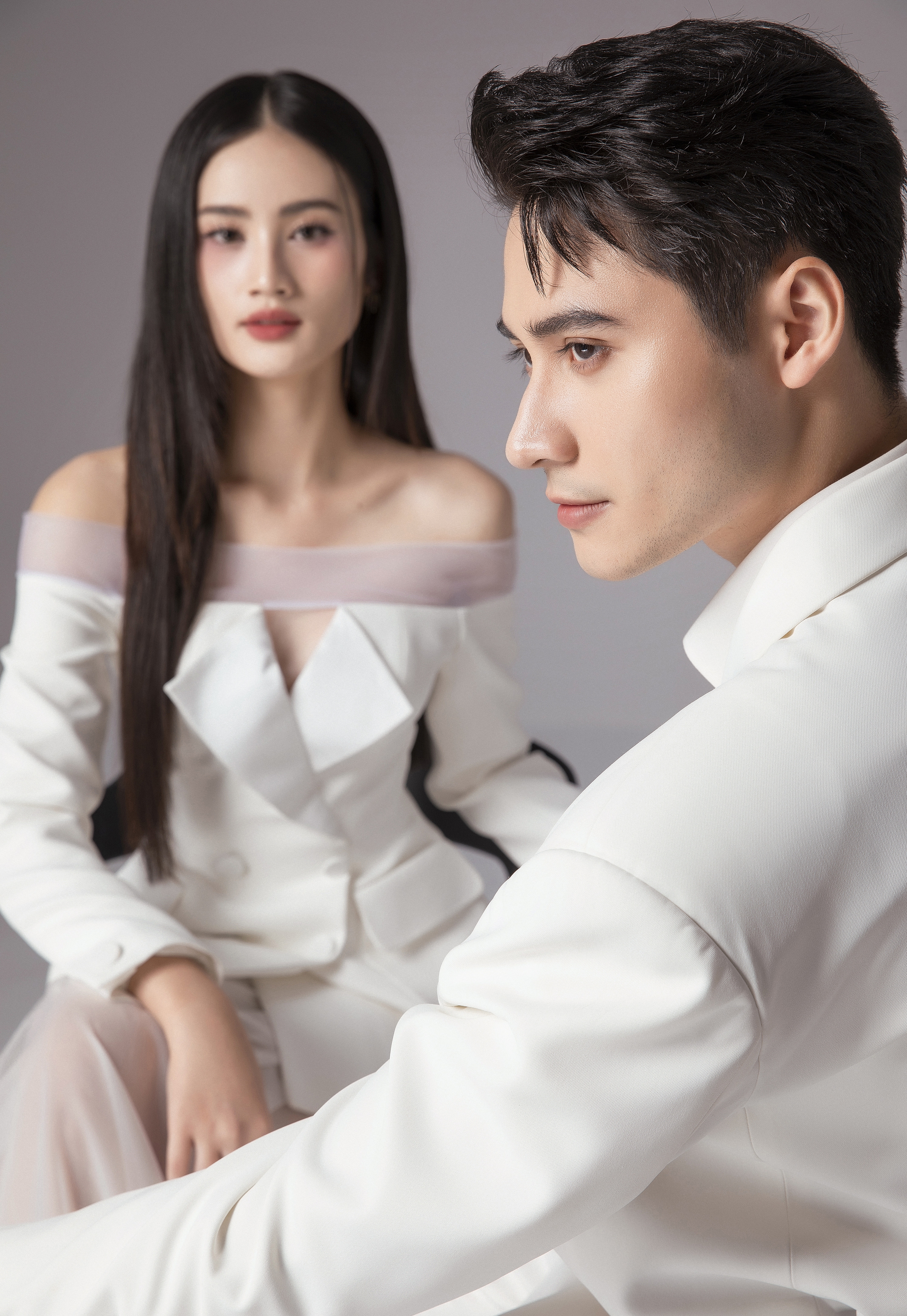 Đọ nhan sắc, vóc dáng của nam vương và Hoa hậu Thế giới Việt Nam khi đứng chung khung hình- Ảnh 8. Đọ nhan sắc, vóc dáng của nam vương và Hoa hậu Thế giới Việt Nam khi đứng chung khung hình- Ảnh 8.