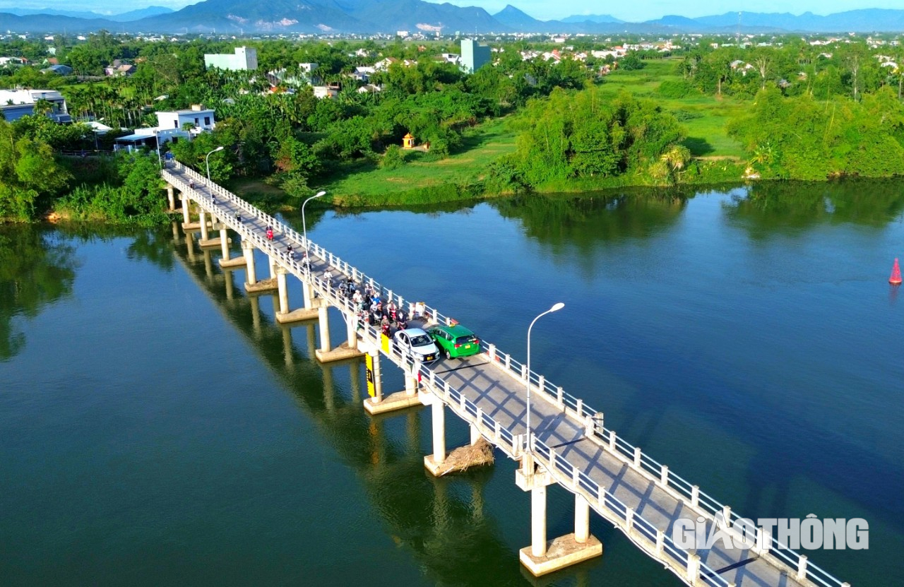 Cây cầu thành “nút cổ chai” trên tuyến quốc lộ tại Quảng Nam- Ảnh 1. Cây cầu thành “nút cổ chai” trên tuyến quốc lộ tại Quảng Nam- Ảnh 1.