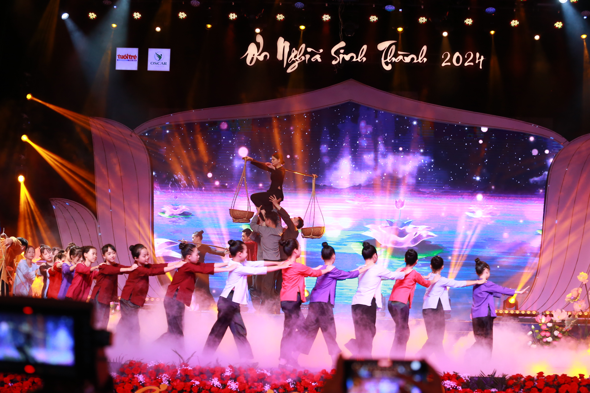 "Ơn nghĩa sinh th&agrave;nh 2024": Vỡ o&agrave; x&uacute;c động, ấm &aacute;p l&ograve;ng tri &acirc;n- Ảnh 2.