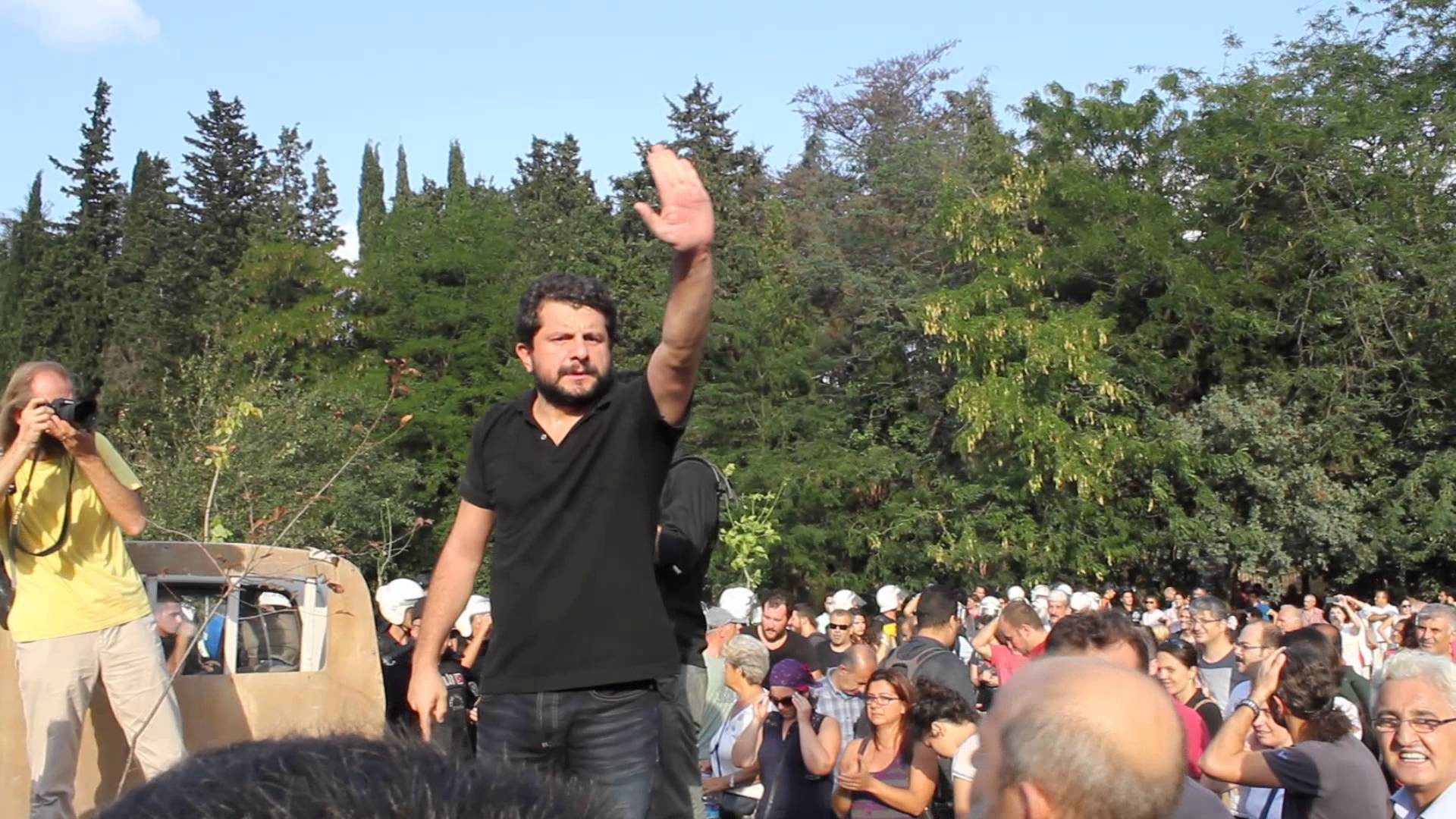 H&agrave;ng chục nghị sĩ ẩu đả giữa cuộc họp Quốc hội Thổ Nhĩ Kỳ- Ảnh 1.