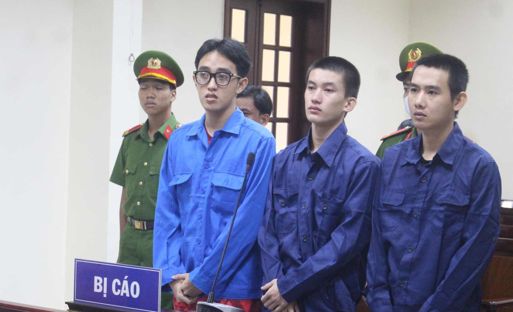 L&ecirc;n mạng học l&agrave;m tiền giả đem b&aacute;n, thanh ni&ecirc;n lĩnh 11 năm t&ugrave;- Ảnh 1.