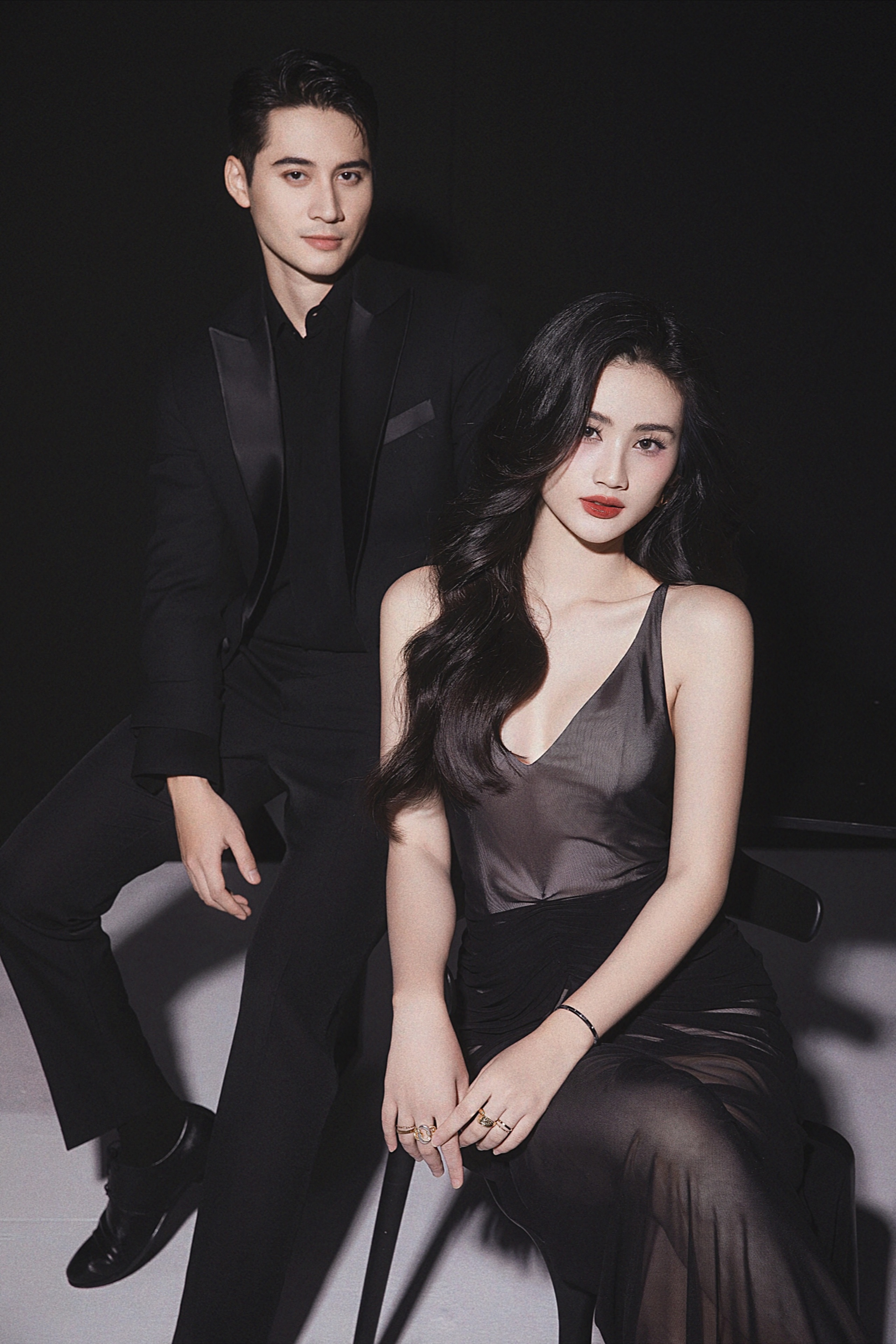 Đọ nhan sắc, vóc dáng của nam vương và Hoa hậu Thế giới Việt Nam khi đứng chung khung hình- Ảnh 3. Đọ nhan sắc, vóc dáng của nam vương và Hoa hậu Thế giới Việt Nam khi đứng chung khung hình- Ảnh 3.