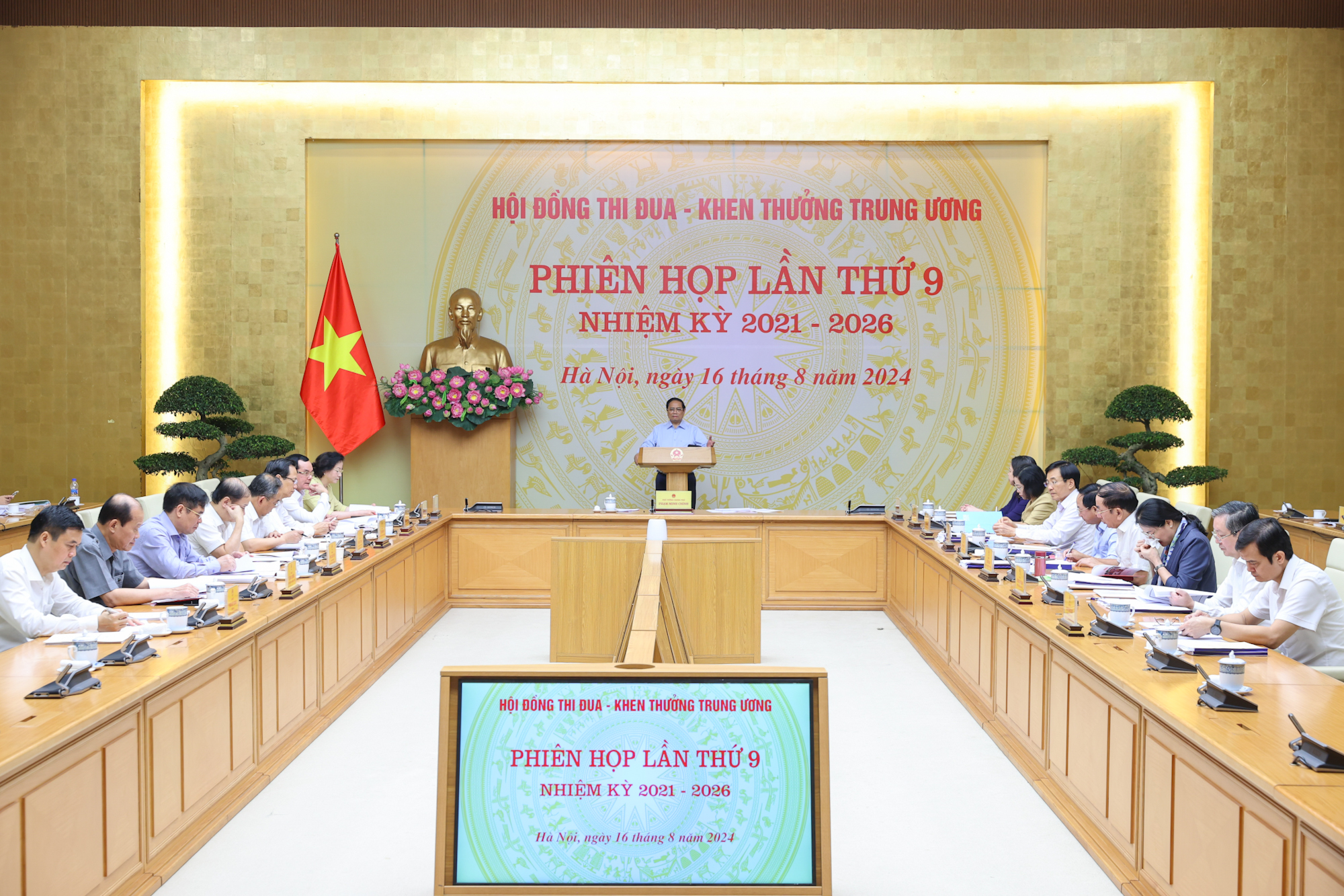Thủ tướng: Chuẩn bị ph&aacute;t động 500 ng&agrave;y đ&ecirc;m thi đua ho&agrave;n th&agrave;nh 3.000km đường cao tốc- Ảnh 2.