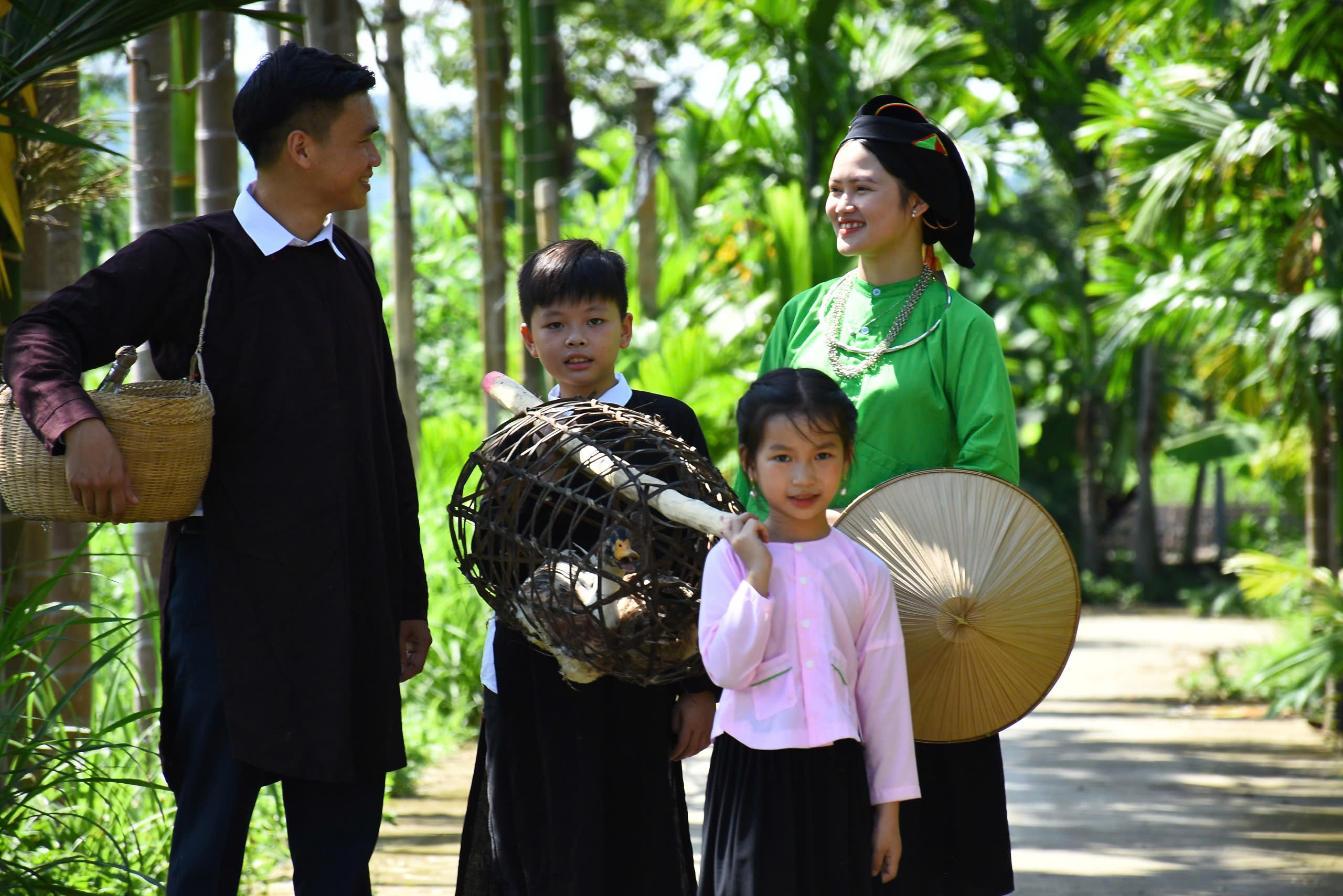 M&oacute;n ăn nhất định c&oacute; trong dịp rằm th&aacute;ng Bảy của người d&acirc;n tộc thiểu số ở Y&ecirc;n B&aacute;i - Ảnh 1.