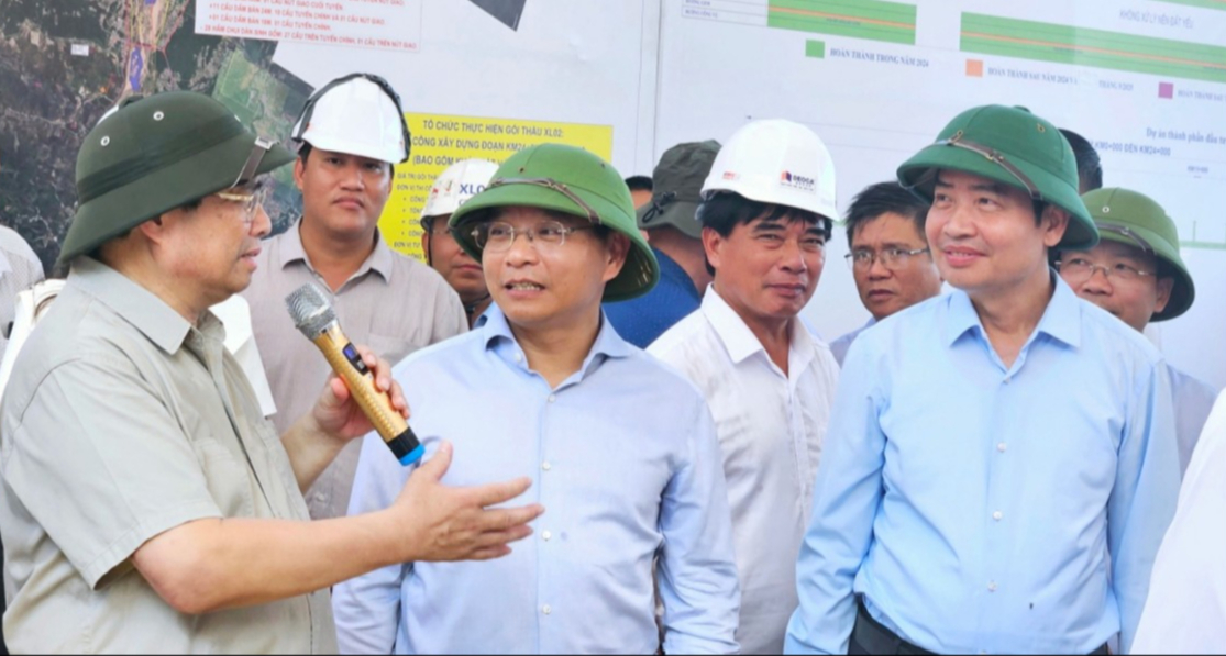 Tăng mũi thi c&ocirc;ng, ứng dụng c&ocirc;ng nghệ đẩy tiến độ cao tốc dọc miền Trung- Ảnh 1.