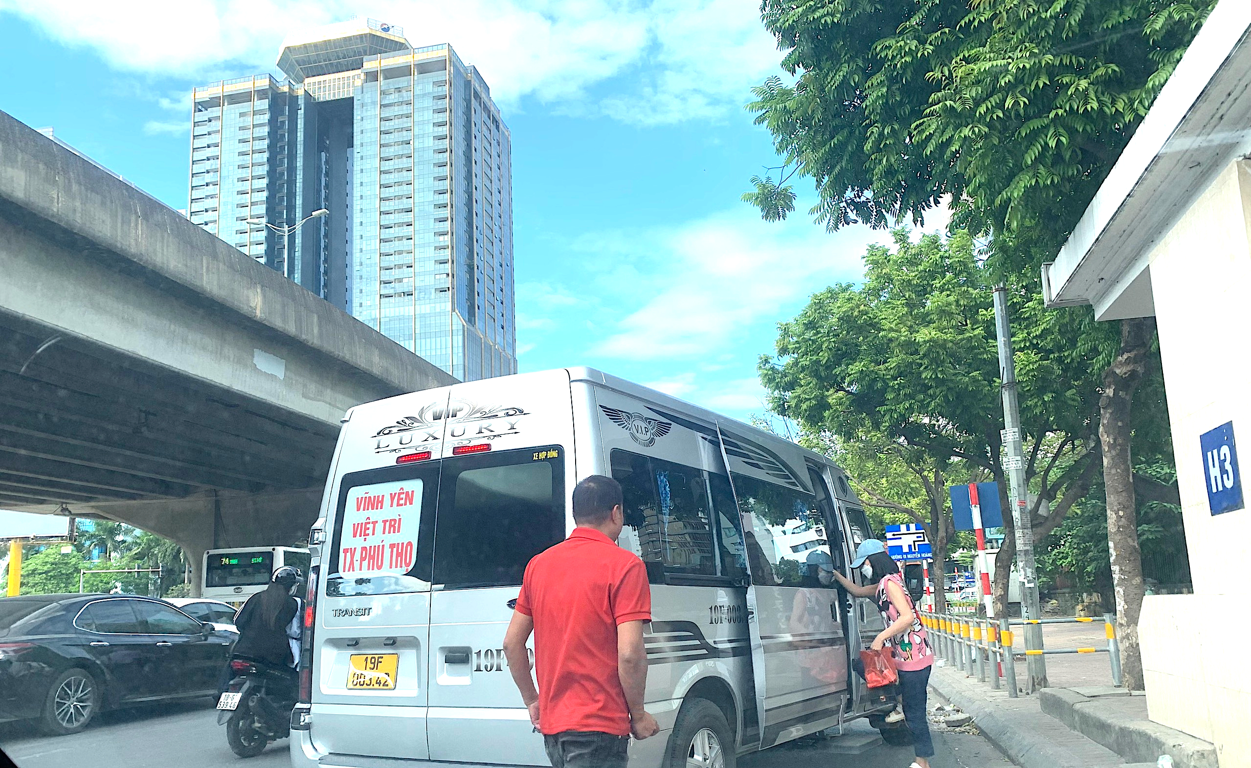 Bộ GTVT đề nghị xử l&yacute; nghi&ecirc;m xe tr&aacute; h&igrave;nh tuyến cố định- Ảnh 1.