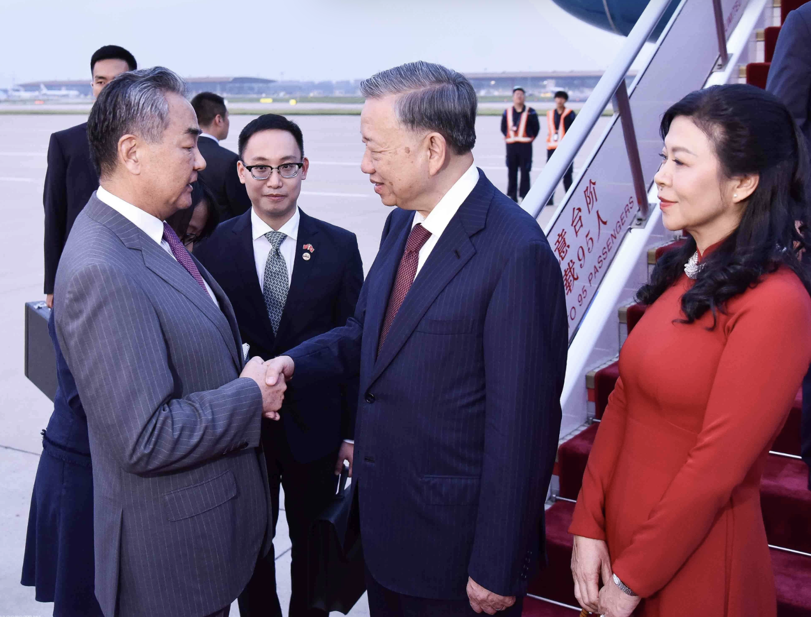 Tổng B&iacute; thư, Chủ tịch nước T&ocirc; L&acirc;m c&ugrave;ng phu nh&acirc;n tới Bắc Kinh, gặp cộng đồng người Việt- Ảnh 2.