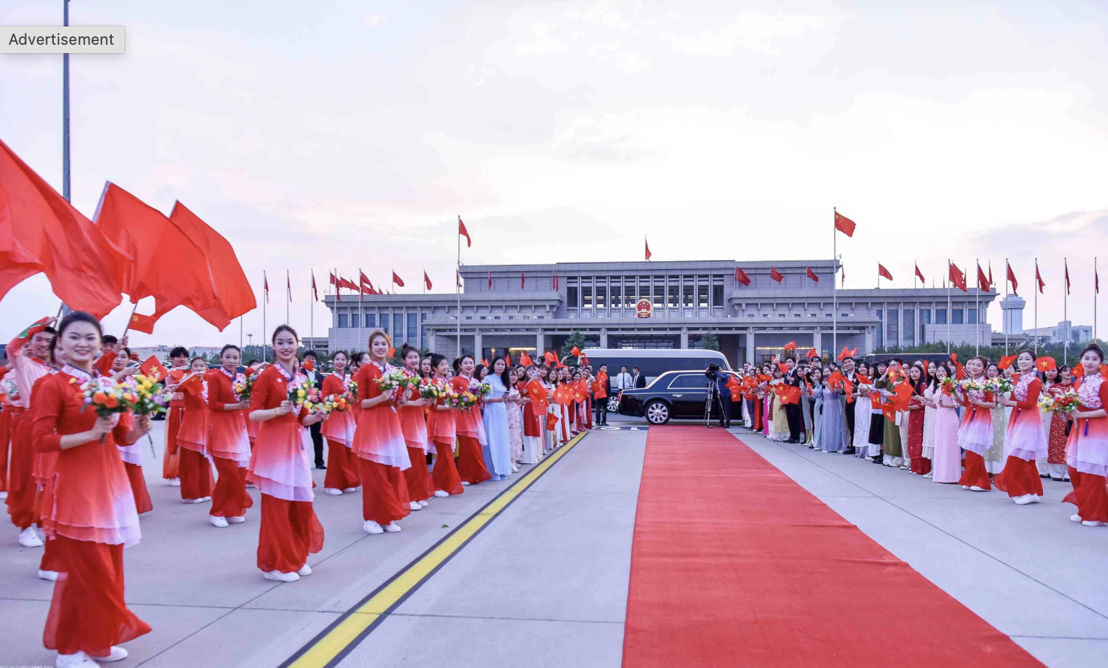 Tổng B&iacute; thư, Chủ tịch nước T&ocirc; L&acirc;m c&ugrave;ng phu nh&acirc;n tới Bắc Kinh, gặp cộng đồng người Việt- Ảnh 5.