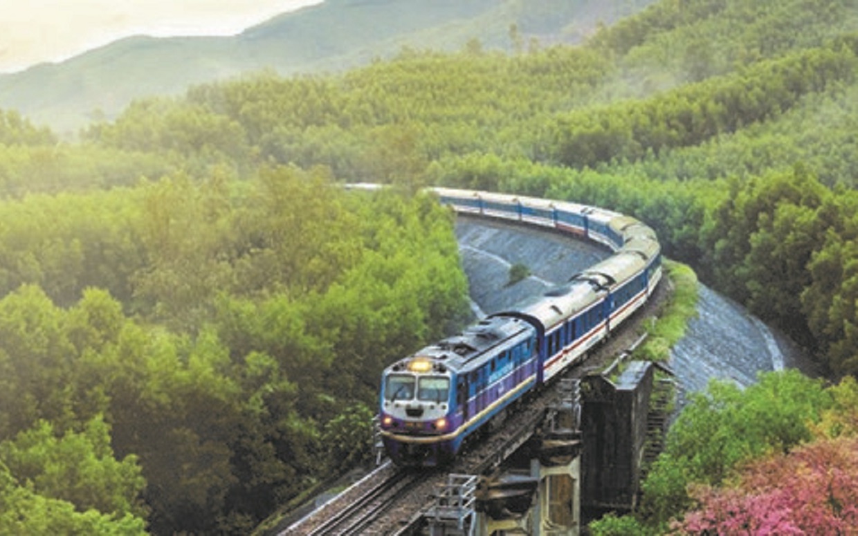 Đường sắt tăng 10 chuyến tàu Hà Nội - Hải Phòng dịp nghỉ lễ 2/9- Ảnh 2. Mở cổng thanh toán thẻ quốc tế, khách nước ngoài dễ dàng mua vé tàu