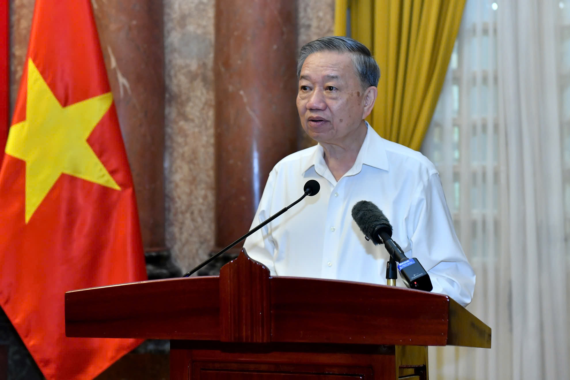 Cử tri v&agrave; nh&acirc;n d&acirc;n kỳ vọng về Tổng B&iacute; thư, Chủ tịch nước T&ocirc; L&acirc;m
- Ảnh 1.