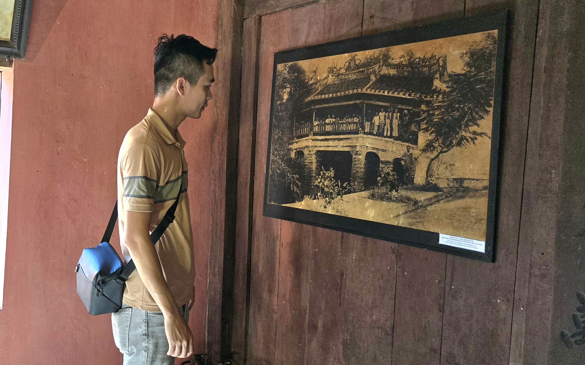 Ch&ugrave;a Cầu đ&oacute;n h&agrave;ng ngh&igrave;n lượt du kh&aacute;ch sau tr&ugrave;ng tu- Ảnh 4.