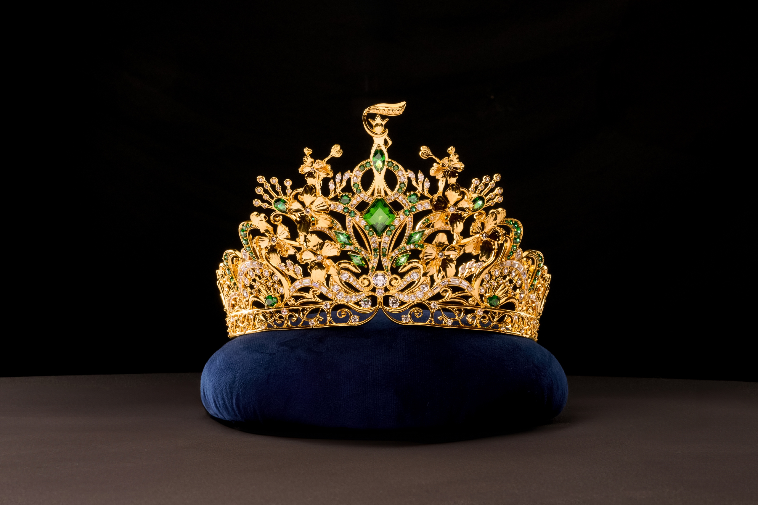 Tiara Á hậu 1 Tiara Á hậu 1