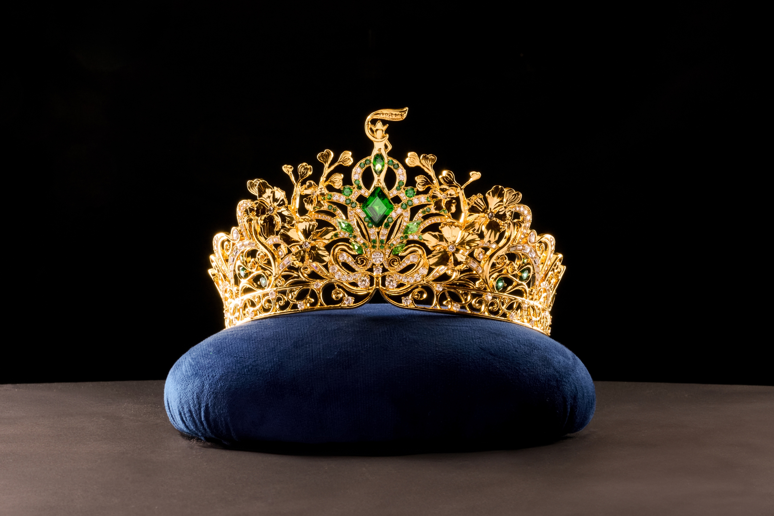 Tiara Á hậu 3 Tiara Á hậu 3