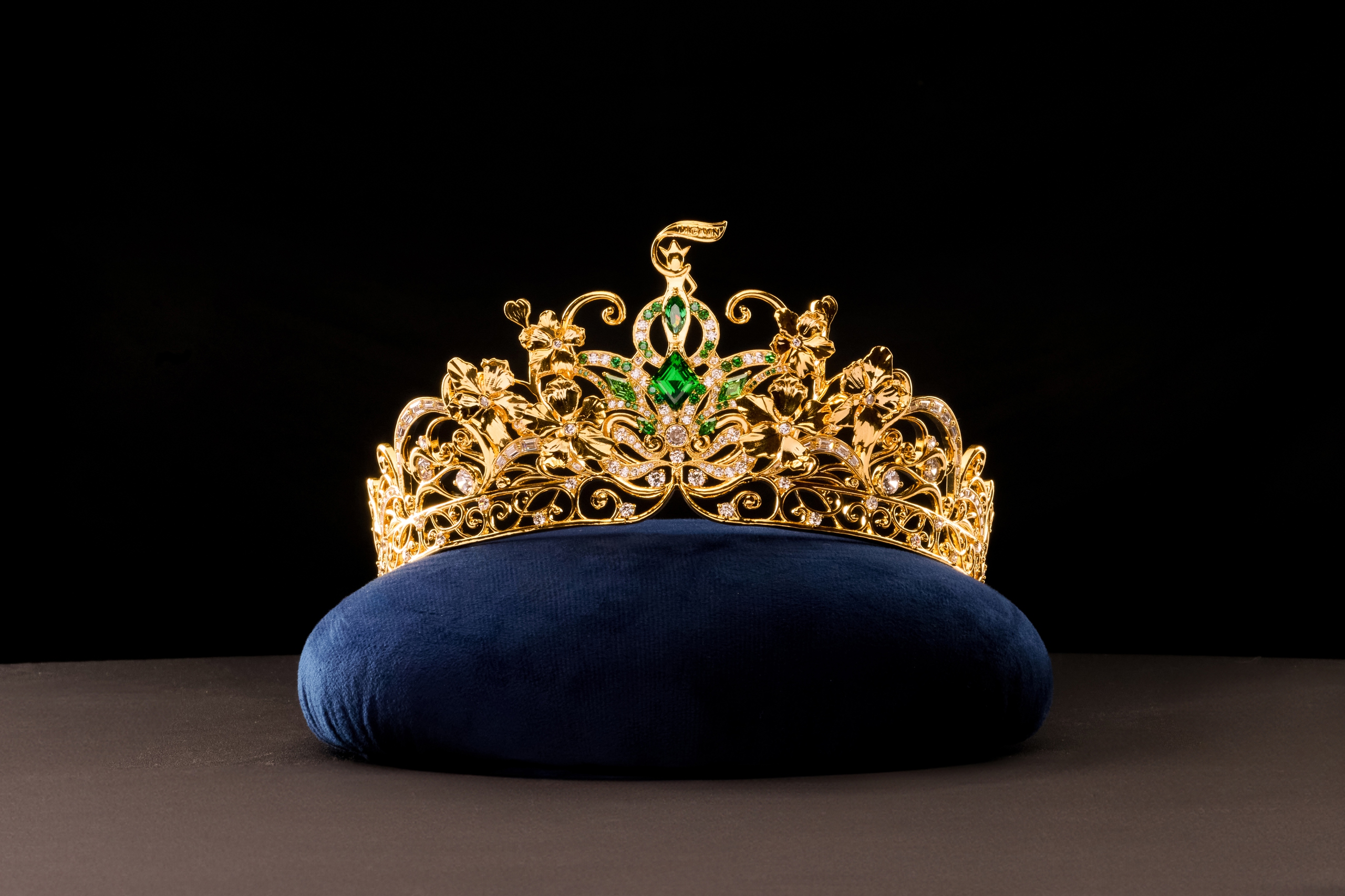 Tiara Á hậu 4 Tiara Á hậu 4