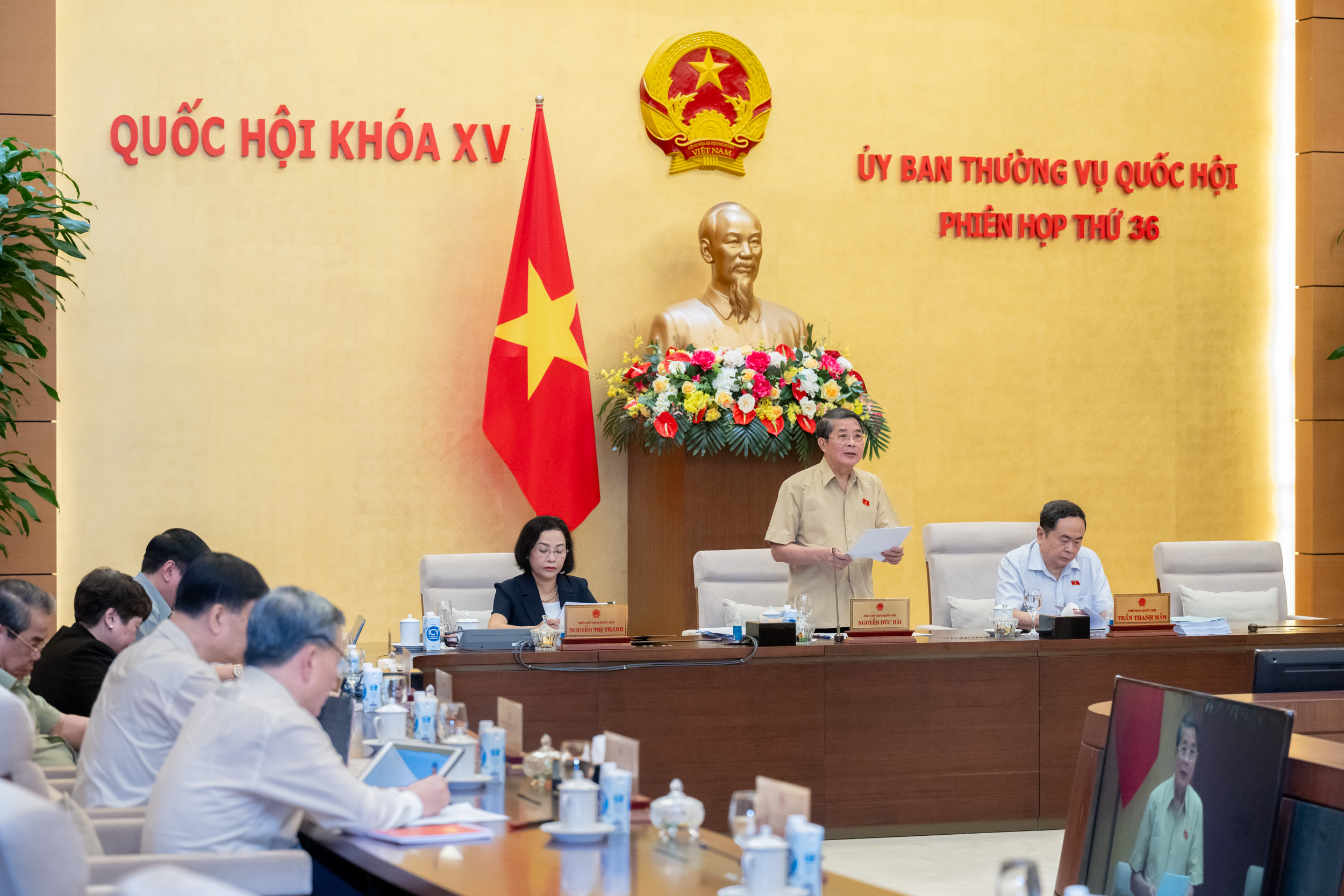 Cần quy tr&aacute;ch nhiệm việc đưa ti&ecirc;u chuẩn cao để "r&uacute;t ruột c&ocirc;ng tr&igrave;nh m&agrave; kh&ocirc;ng bị sập"- Ảnh 1.