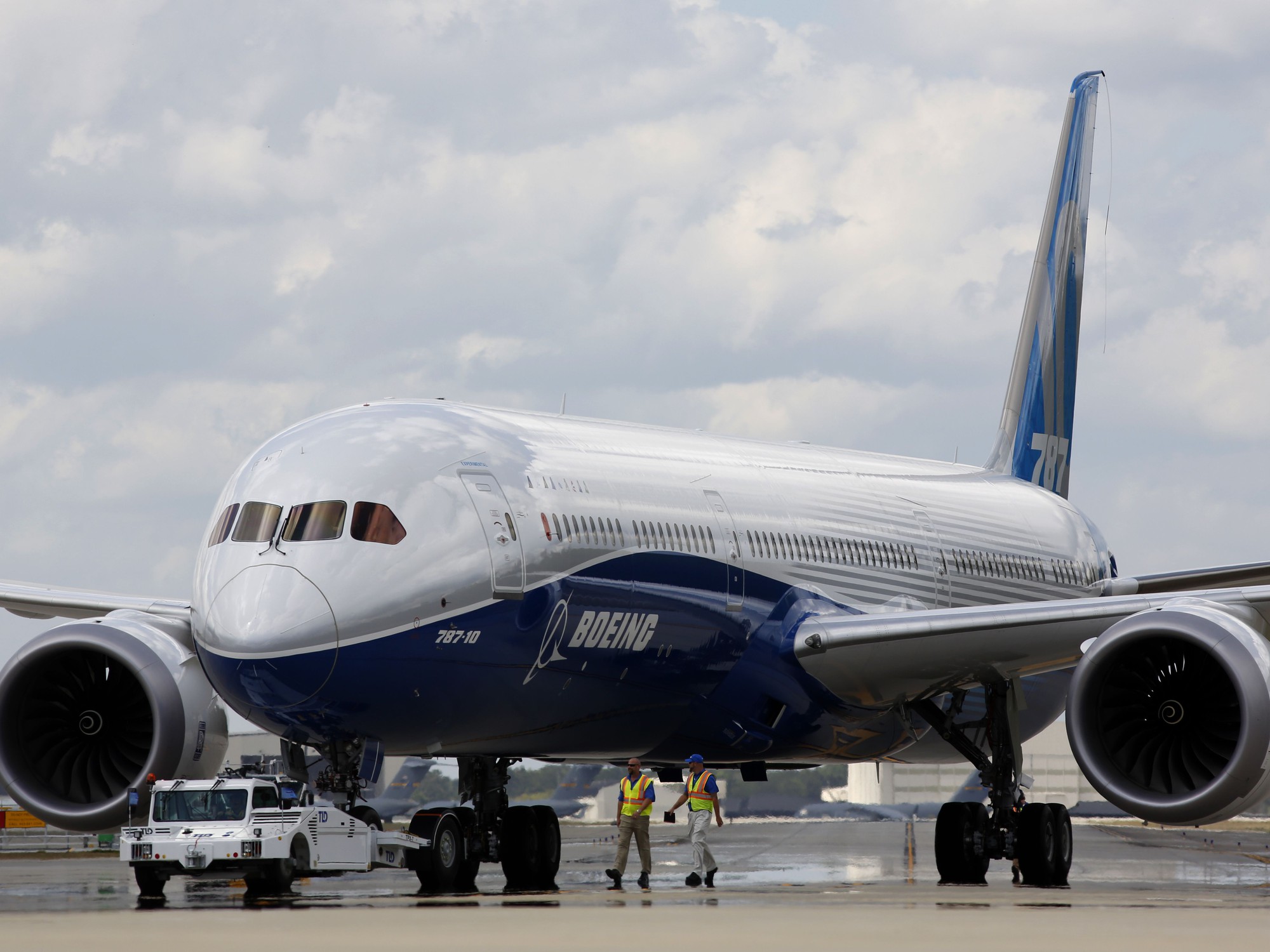 FAA y&ecirc;u cầu thanh tra d&ograve;ng Boeing 787 Dreamliners sau vụ m&aacute;y bay hạ độ cao đột ngột- Ảnh 1.