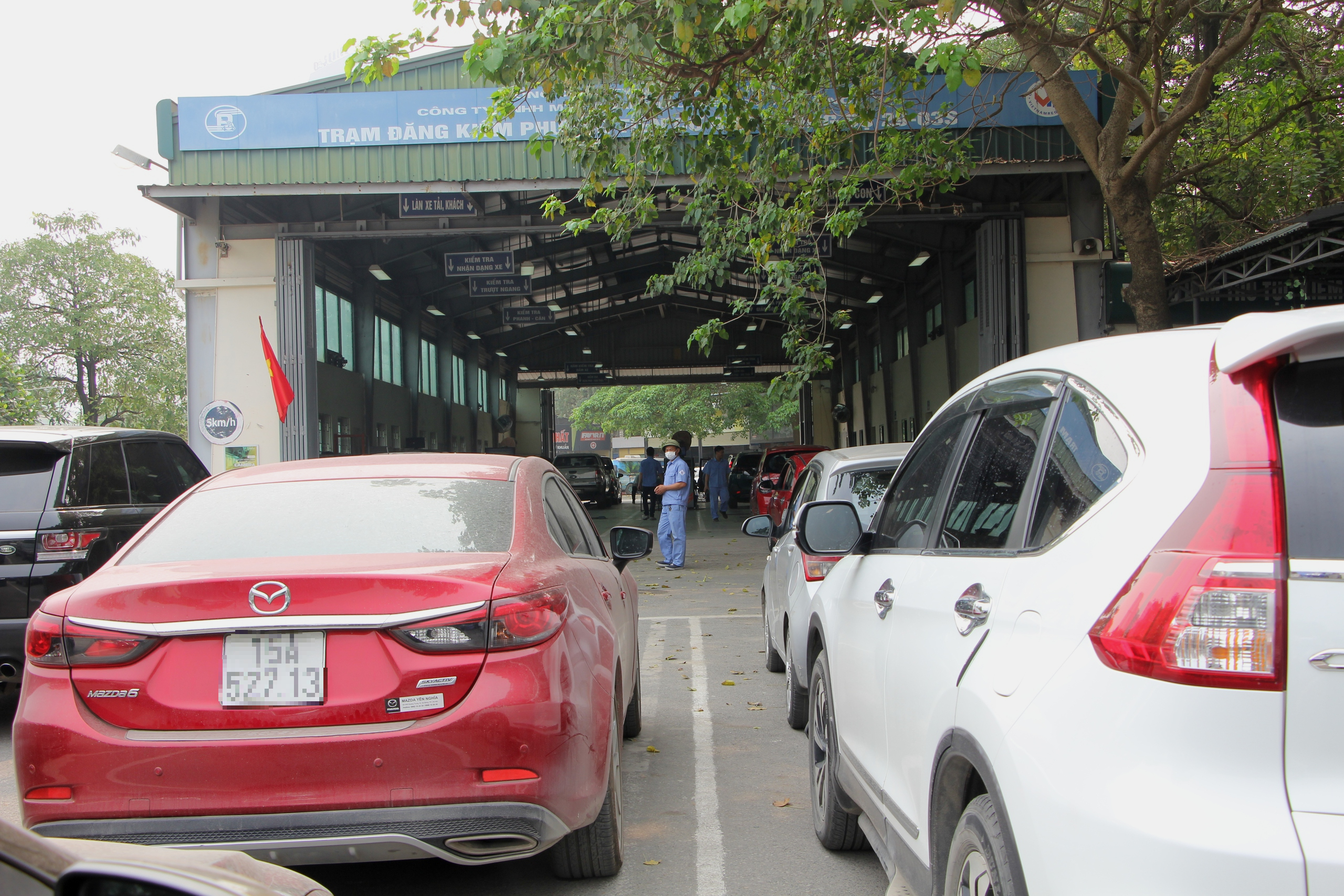 Nhu cầu đăng kiểm tăng mạnh dịp cuối năm, chủ xe cần lưu ý gì?- Ảnh 1. Nhu cầu đăng kiểm tăng mạnh dịp cuối năm, chủ xe cần lưu ý gì?- Ảnh 1.