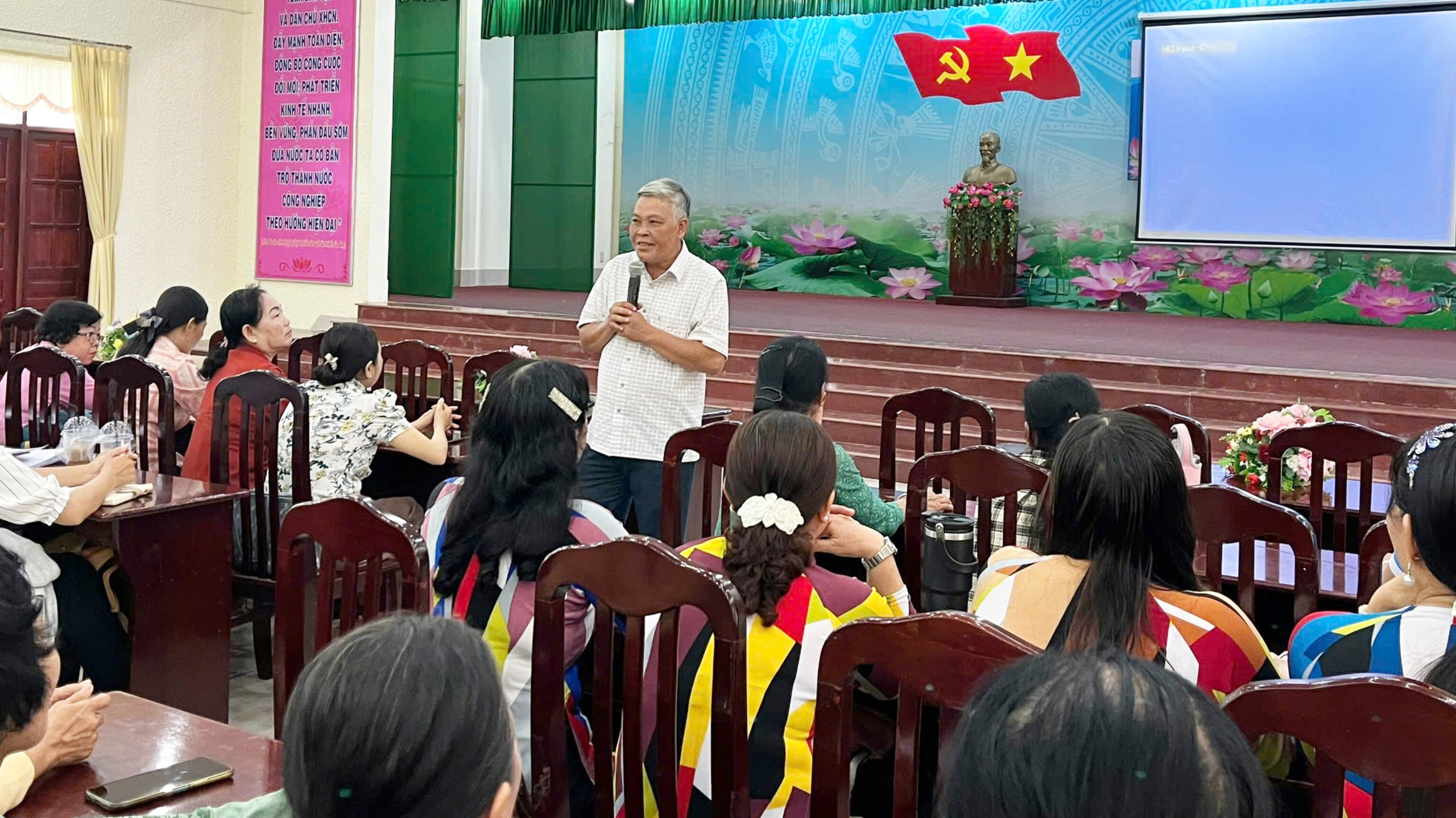 Đồng Th&aacute;p: X&acirc;y dựng văn h&oacute;a giao th&ocirc;ng an to&agrave;n cho phụ nữ- Ảnh 1.