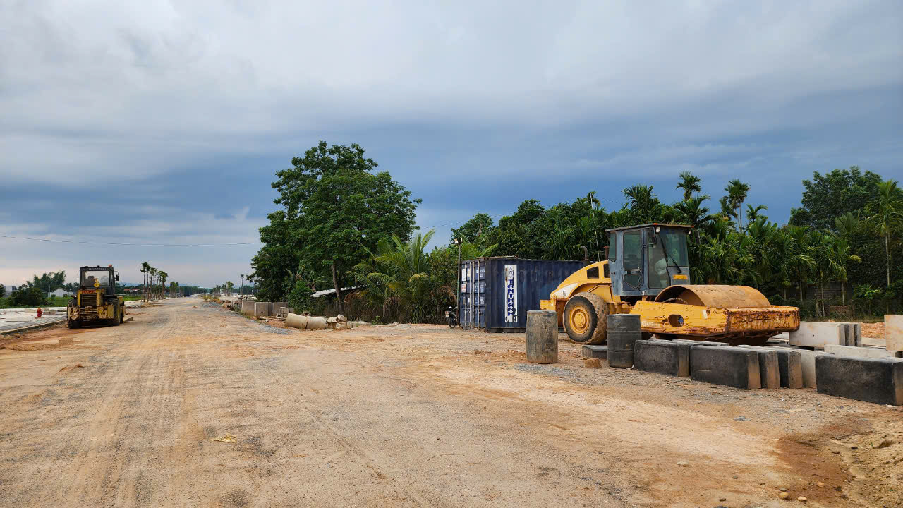 Dự &aacute;n đường gần 700 tỷ ở Quảng Ng&atilde;i trầy trật v&igrave; vướng mặt bằng- Ảnh 4.