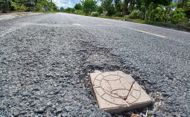 Cần Thơ: M&ugrave;a mưa v&agrave;o đỉnh điểm, đường Nguyễn Văn Cừ nối d&agrave;i lại chi ch&iacute;t "ổ g&agrave;"- Ảnh 2.