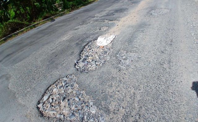 Cần Thơ: M&ugrave;a mưa v&agrave;o đỉnh điểm, đường Nguyễn Văn Cừ nối d&agrave;i lại chi ch&iacute;t "ổ g&agrave;"- Ảnh 4.