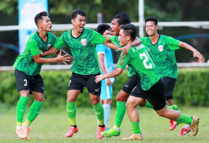 Sau loạt đội b&oacute;ng bỏ cuộc, giải hạng Nhất Quốc gia lại c&oacute; thay đổi?- Ảnh 1.