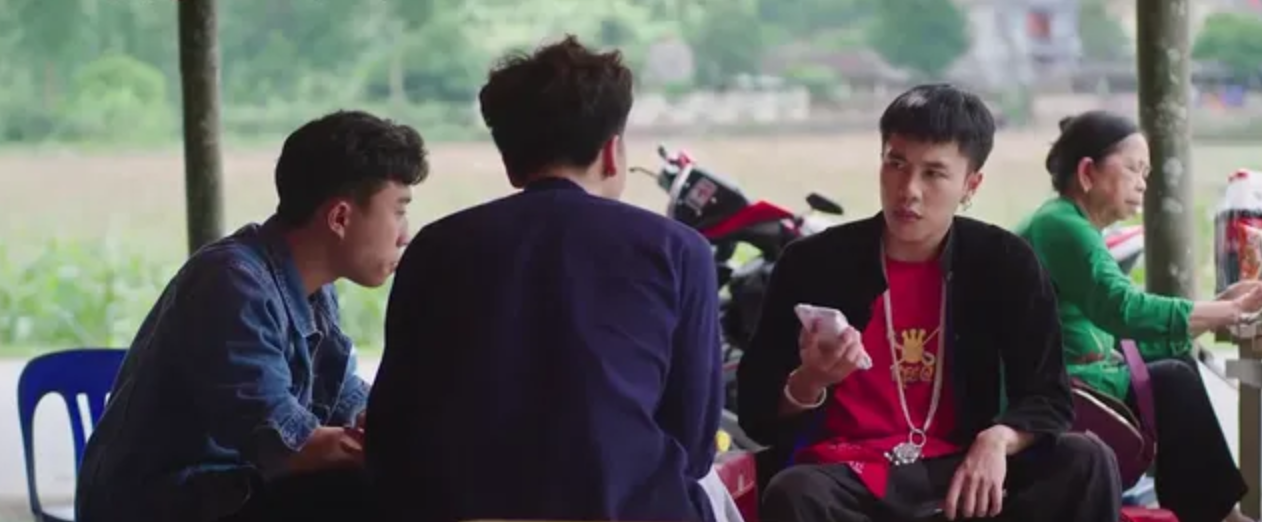 Đi giữa trời rực rỡ tập 16: B&aacute;o thủ miền n&uacute;i vừa l&ecirc;n H&agrave; Nội lạc ngay v&agrave;o đồn c&ocirc;ng an- Ảnh 1.