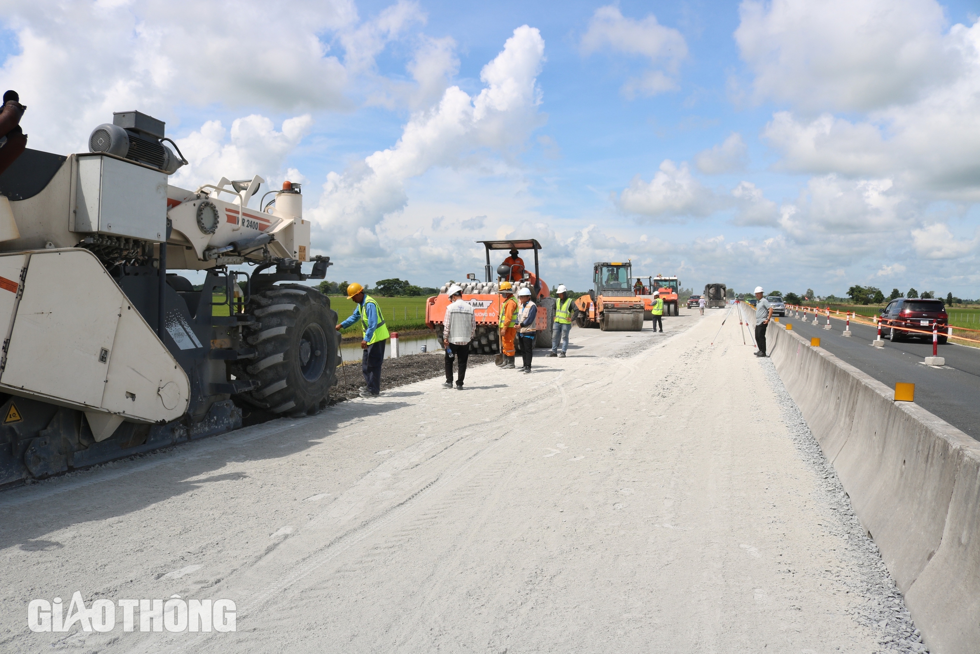 Dự &aacute;n n&acirc;ng cấp tuyến Lộ Tẻ - Rạch Sỏi về đ&iacute;ch trước 3 th&aacute;ng- Ảnh 2.