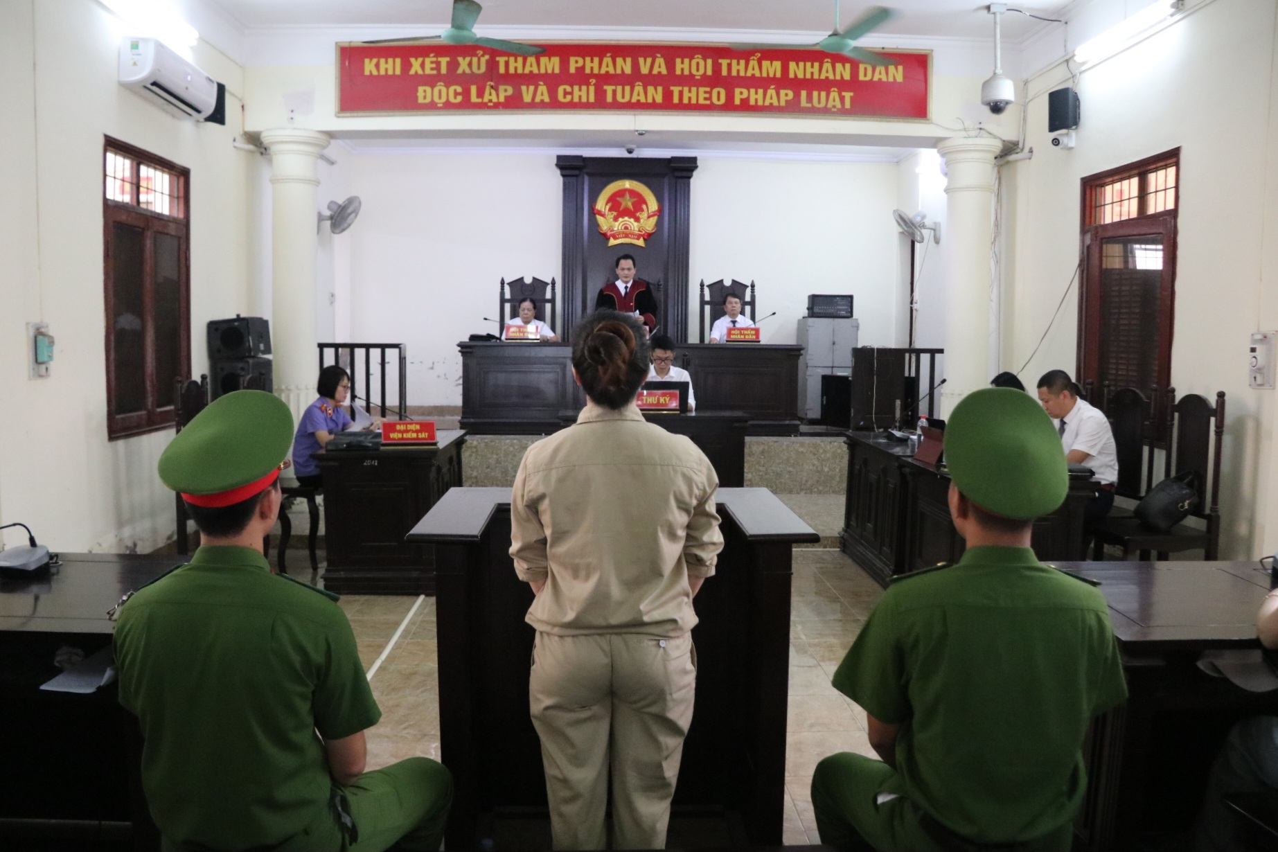 V&igrave; sao t&ograve;a trả hồ sơ điều tra lại vụ &aacute;n c&ocirc; đồng bổ cau "đ&uacute;ng nhận, sai c&atilde;i&rdquo; ở Hải Dương?- Ảnh 3.