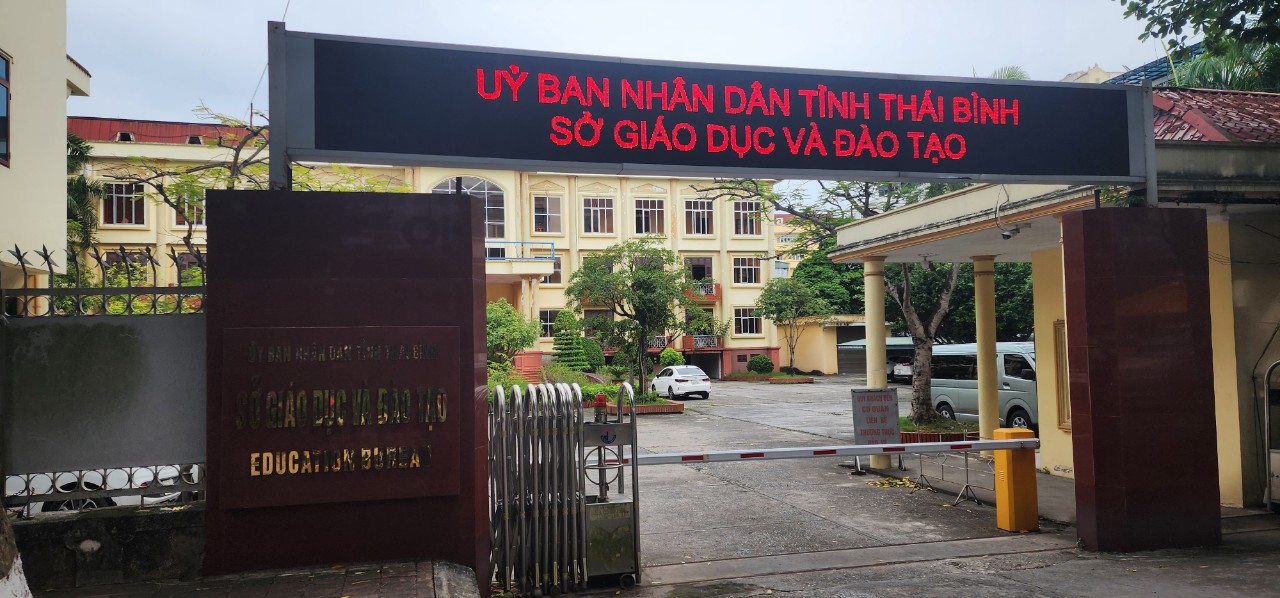 Gi&aacute;m đốc Sở GD&ĐT Th&aacute;i B&igrave;nh bị đ&igrave;nh chỉ c&ocirc;ng t&aacute;c th&ecirc;m 15 ng&agrave;y- Ảnh 2.