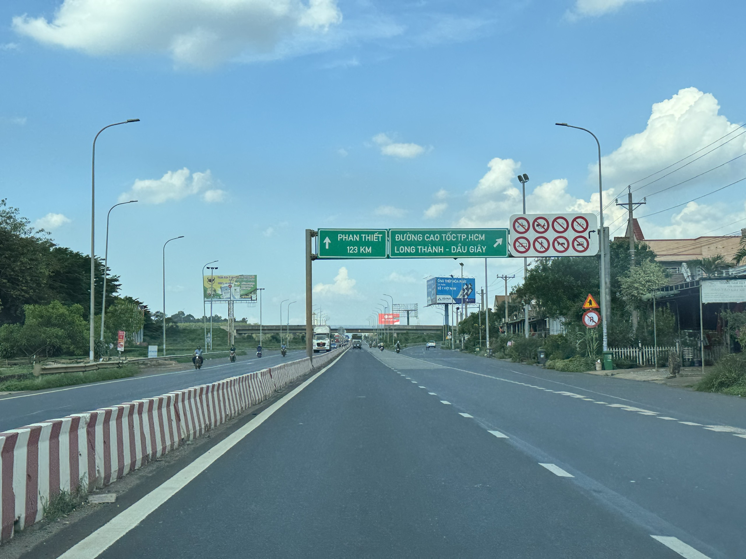 Sẵn s&agrave;ng mặt bằng, vật liệu cho cao tốc Dầu Gi&acirc;y - T&acirc;n Ph&uacute;- Ảnh 1.