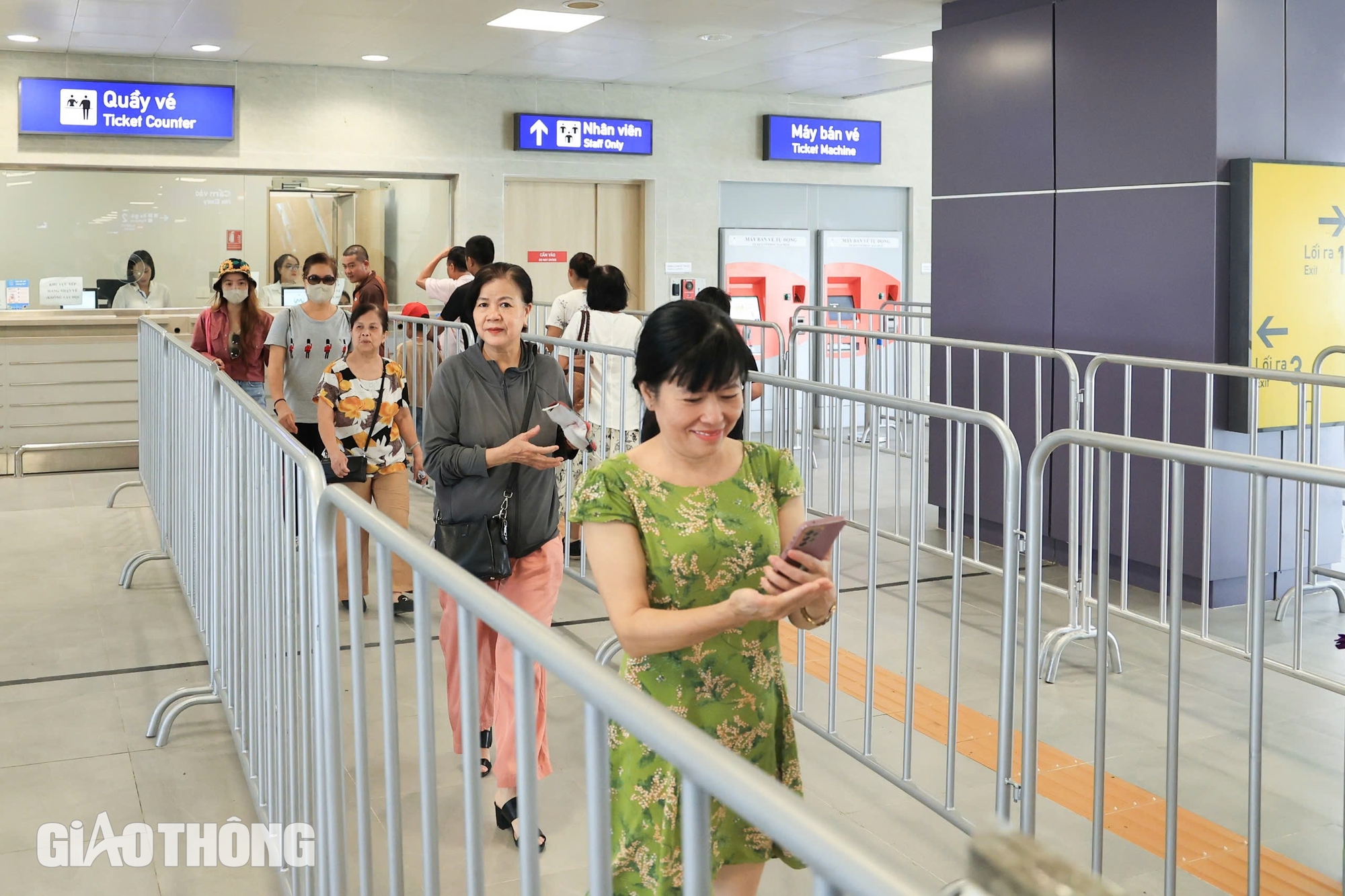 Metro Nhổn - ga H&agrave; Nội ng&agrave;y cuối miễn ph&iacute;: Hết cảnh chen ch&acirc;n trải nghiệm- Ảnh 1.