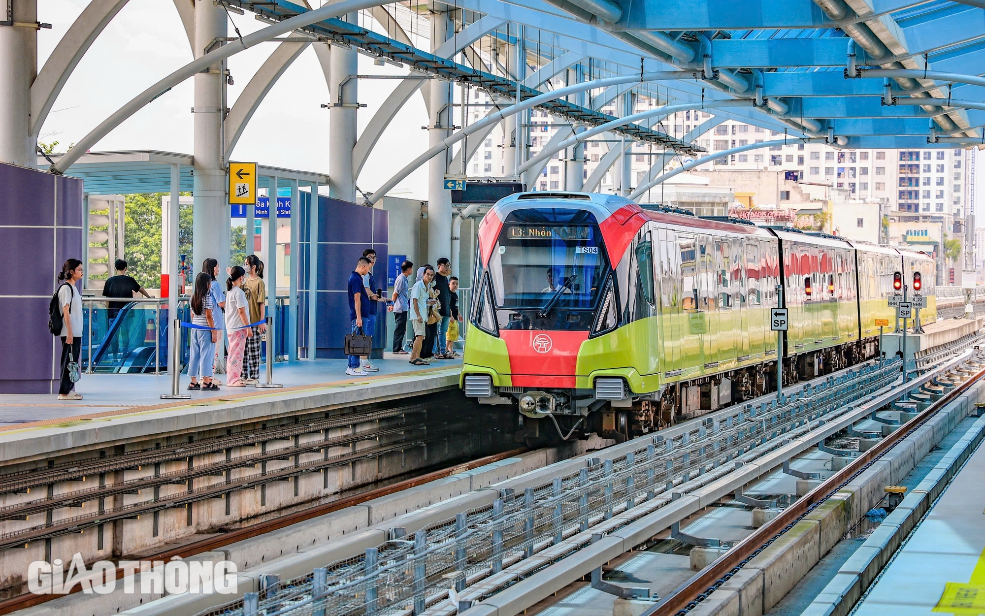 Metro Nhổn - ga H&agrave; Nội ng&agrave;y cuối miễn ph&iacute;: Hết cảnh chen ch&acirc;n trải nghiệm- Ảnh 13.