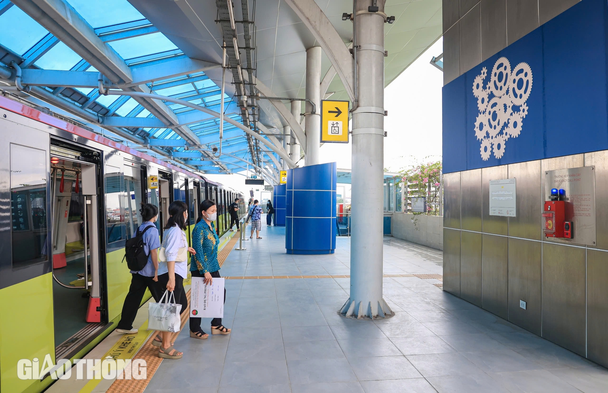 Metro Nhổn - ga H&agrave; Nội ng&agrave;y cuối miễn ph&iacute;: Hết cảnh chen ch&acirc;n trải nghiệm- Ảnh 18.