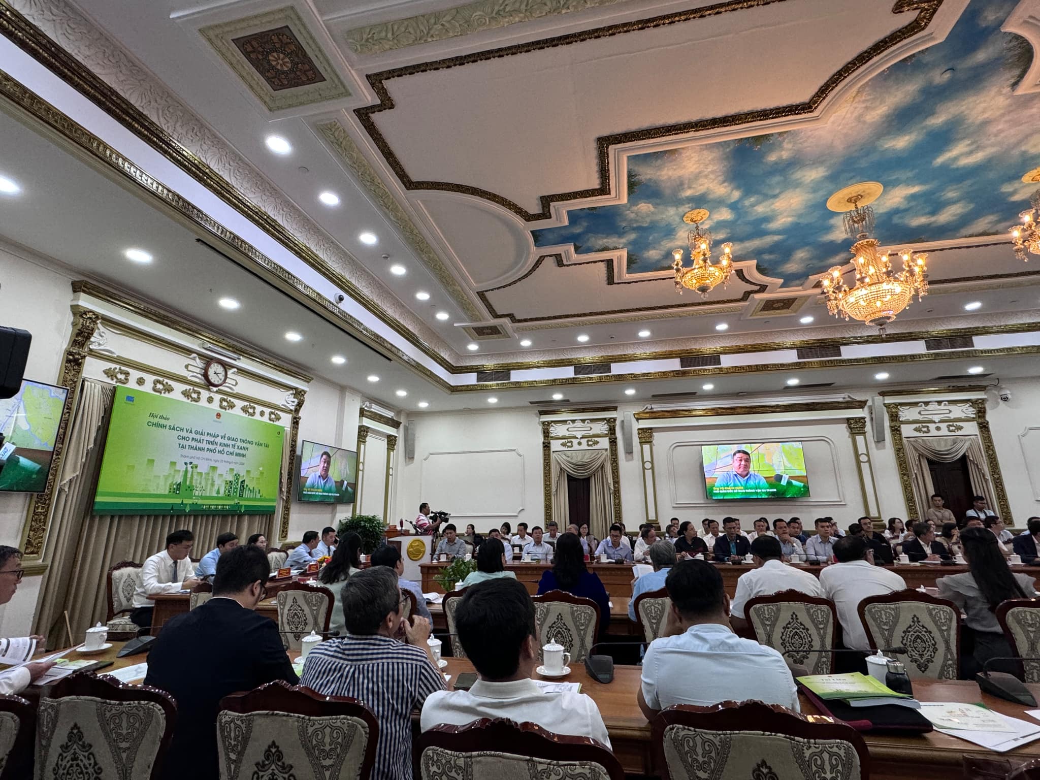 Muốn ph&aacute;t triển kinh tế xanh, giao th&ocirc;ng phải đi trước- Ảnh 2.