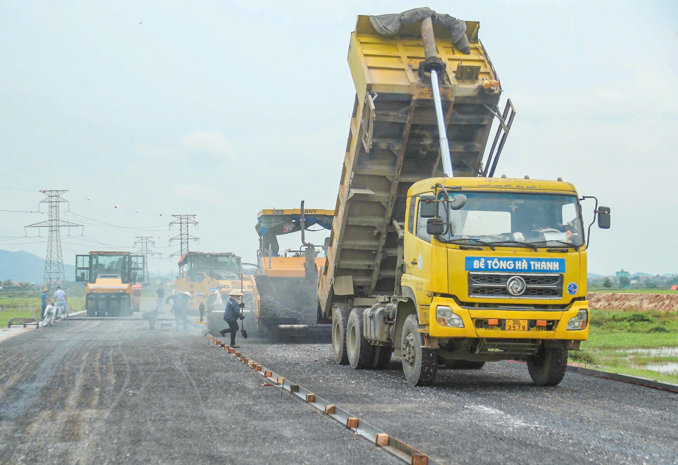 Những m&eacute;t thảm đầu ti&ecirc;n tr&ecirc;n tuyến V&agrave;nh đai 4 - V&ugrave;ng Thủ đ&ocirc;- Ảnh 8.