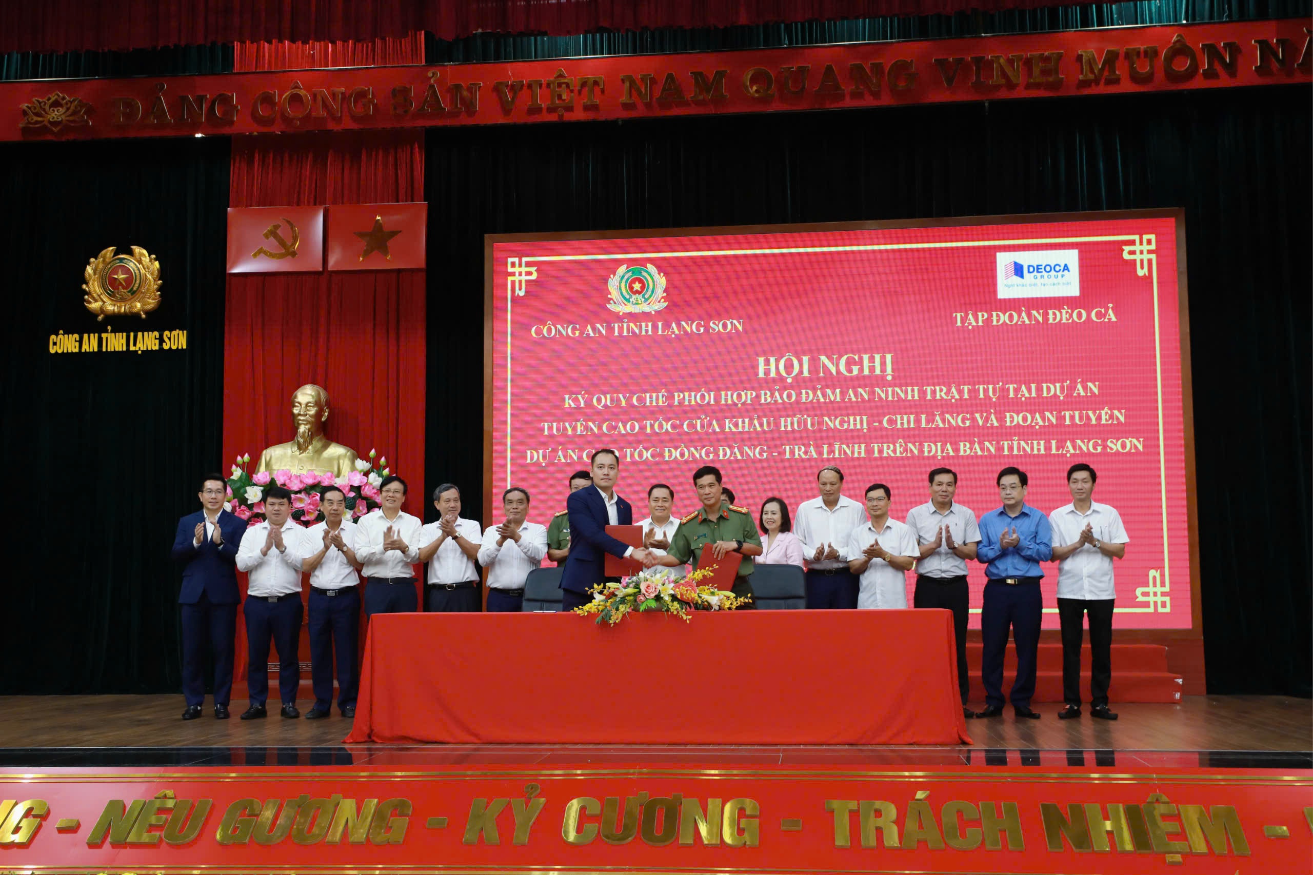 Đảm bảo an ninh, trật tự, đẩy tiến độ hai dự &aacute;n cao tốc lớn qua tỉnh Lạng Sơn- Ảnh 1.