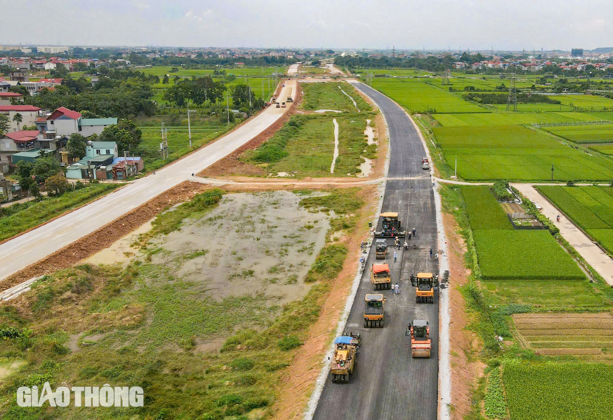 Những m&eacute;t thảm đầu ti&ecirc;n tr&ecirc;n tuyến V&agrave;nh đai 4 - V&ugrave;ng Thủ đ&ocirc;- Ảnh 1.