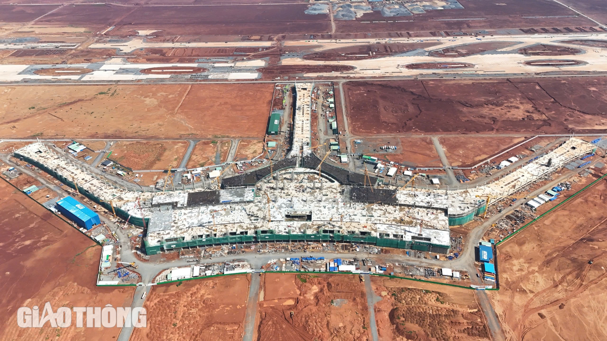 Lắp khung th&eacute;p m&aacute;i đầu ti&ecirc;n của "tr&aacute;i tim" si&ecirc;u s&acirc;n bay Long Th&agrave;nh- Ảnh 17.