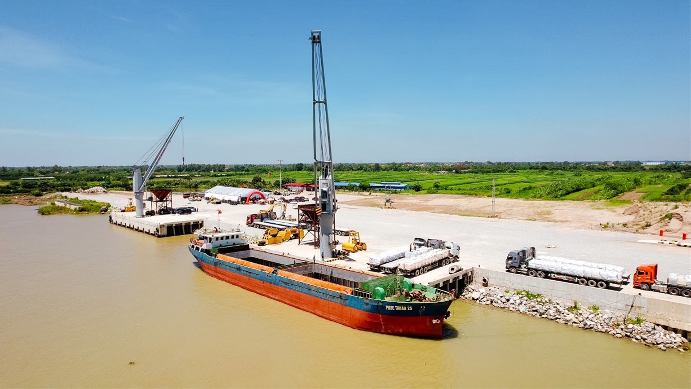 Hạn chế giao th&ocirc;ng thủy s&ocirc;ng Lục Nam đến hết năm 2025- Ảnh 1.