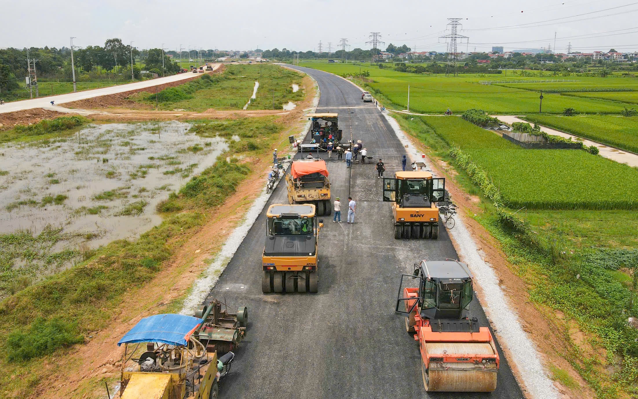 Những m&eacute;t thảm đầu ti&ecirc;n tr&ecirc;n tuyến V&agrave;nh đai 4 - V&ugrave;ng Thủ đ&ocirc;- Ảnh 3.